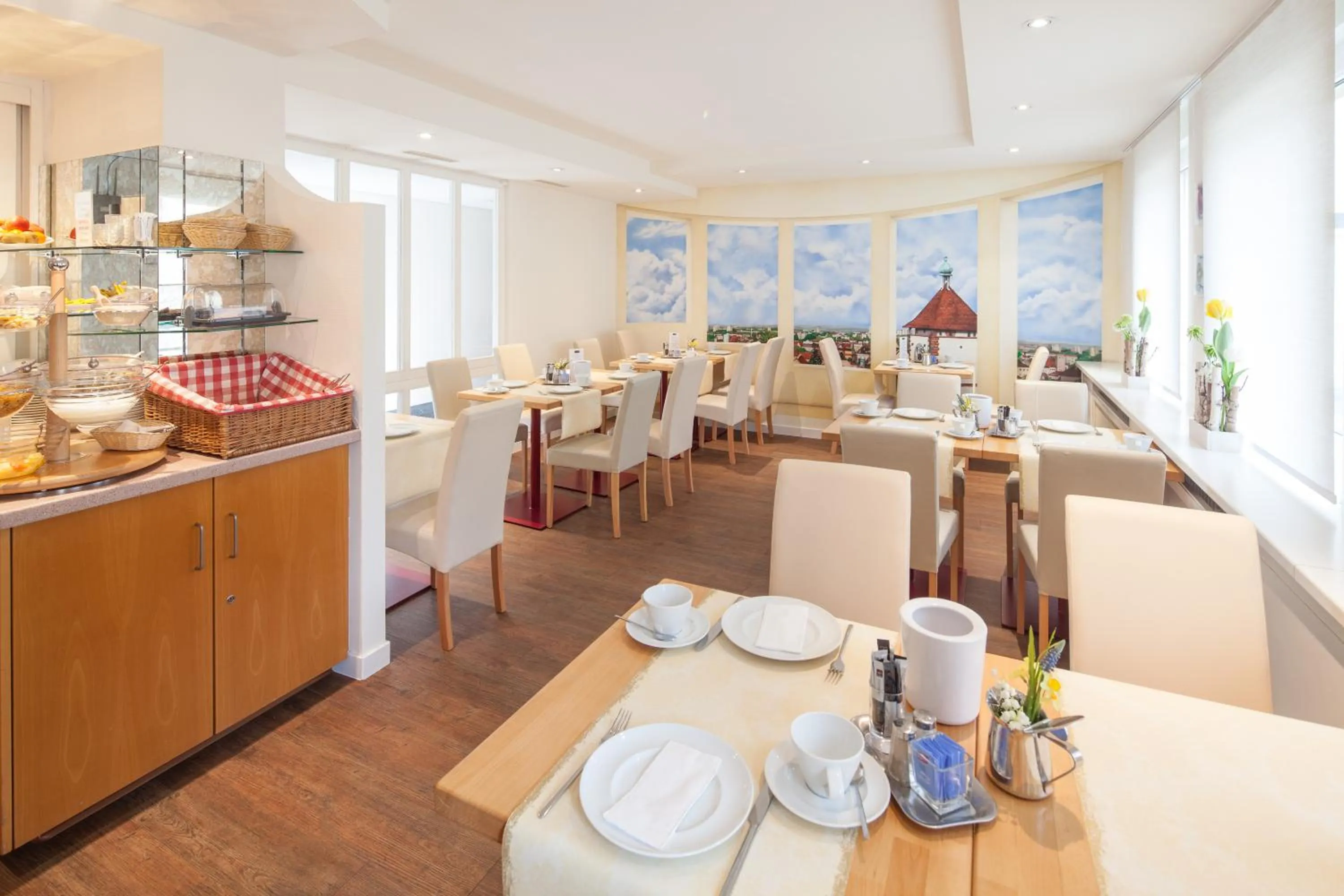 Restaurant/places to eat in City Hotel Freiburg