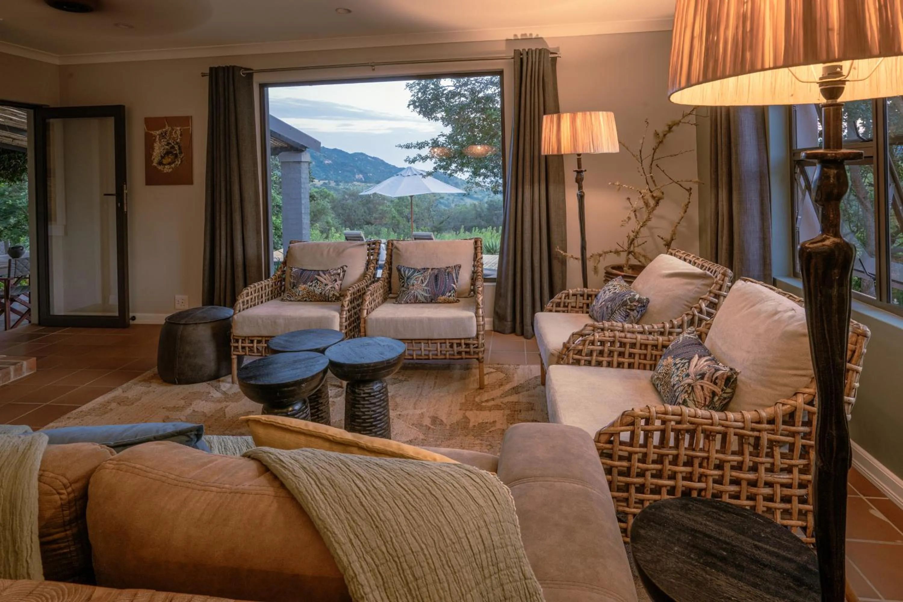 Living room in Valley Lodge - Babanango Game Reserve