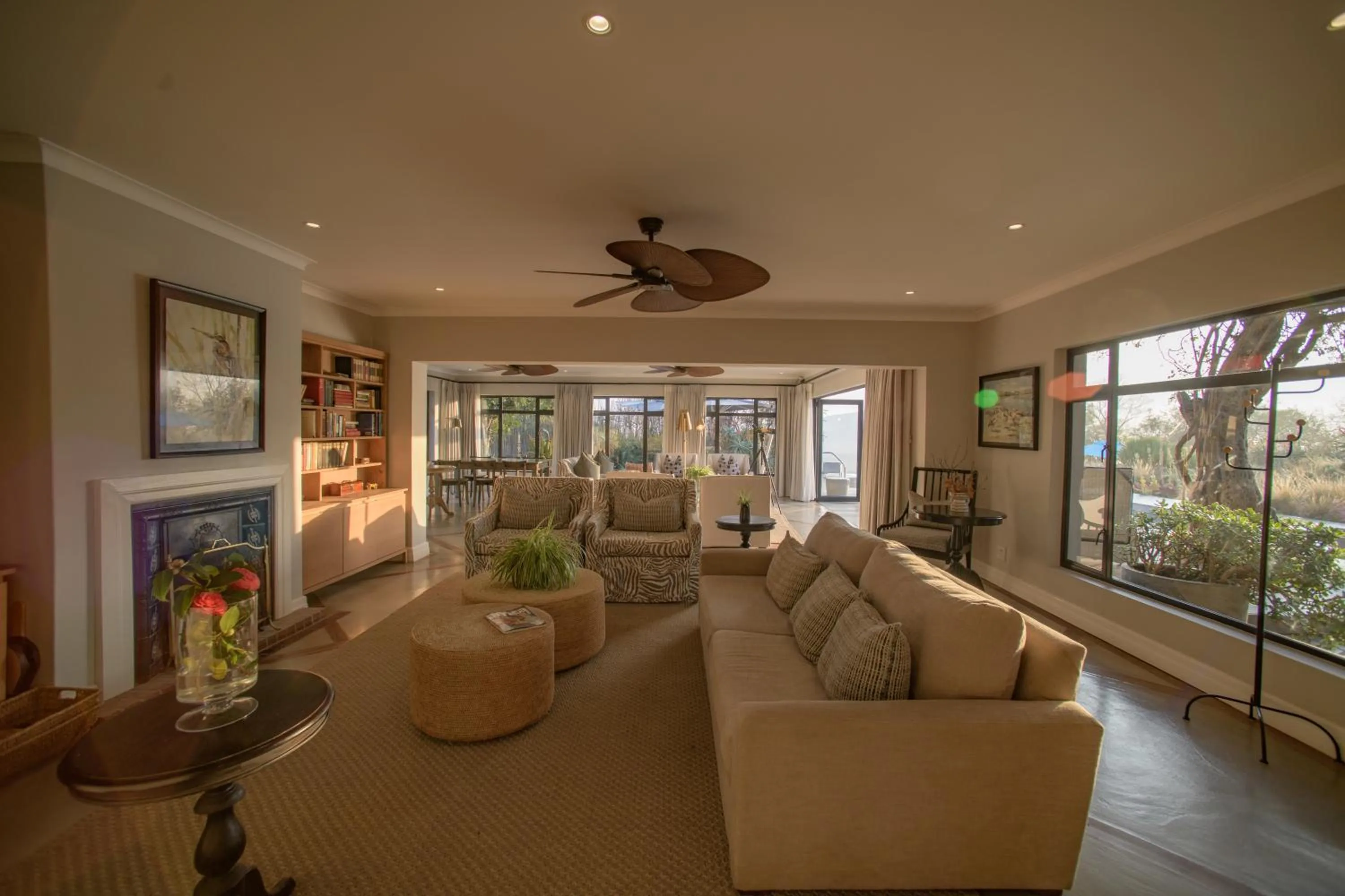 Lounge or bar in Valley Lodge - Babanango Game Reserve