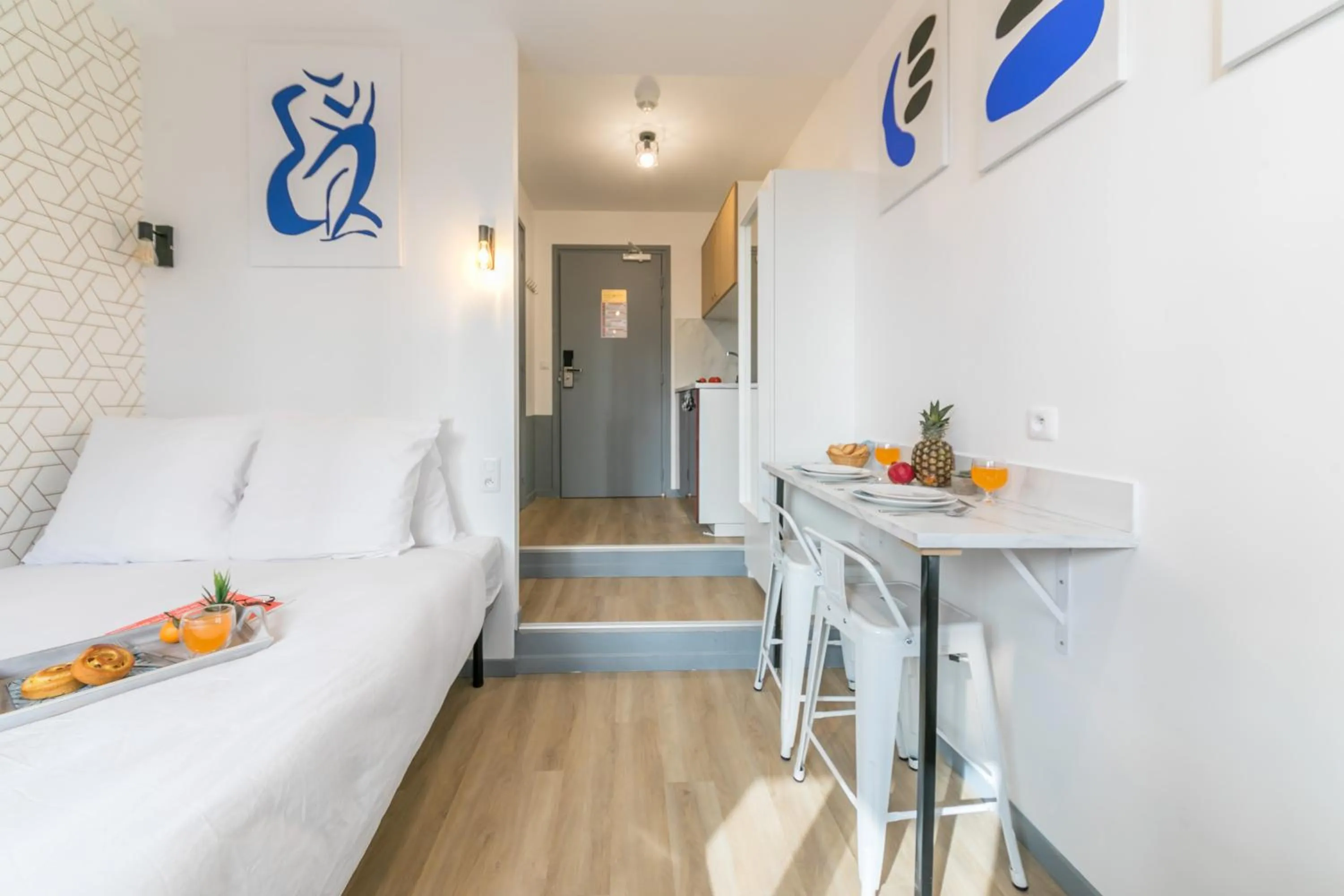 Photo of the whole room, Bed in WS Tour Eiffel - Saint-Charles