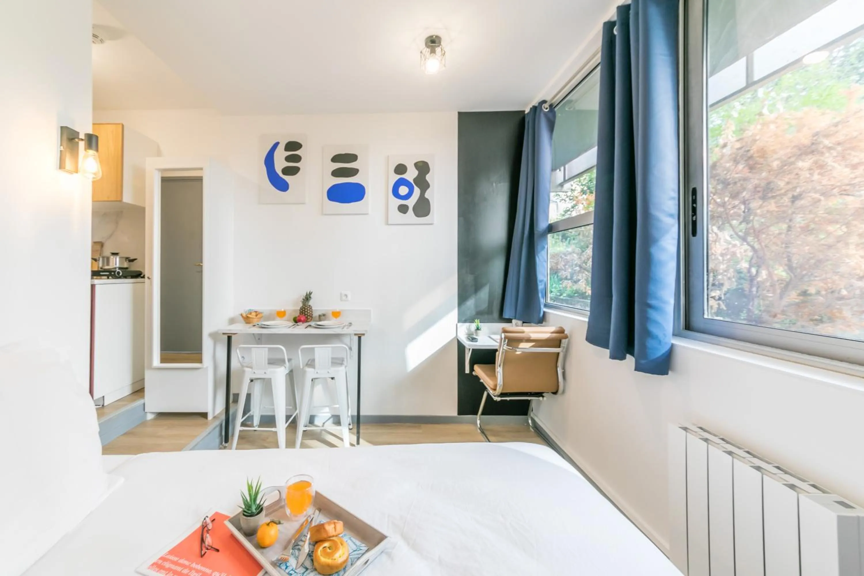 Photo of the whole room in WS Tour Eiffel - Saint-Charles