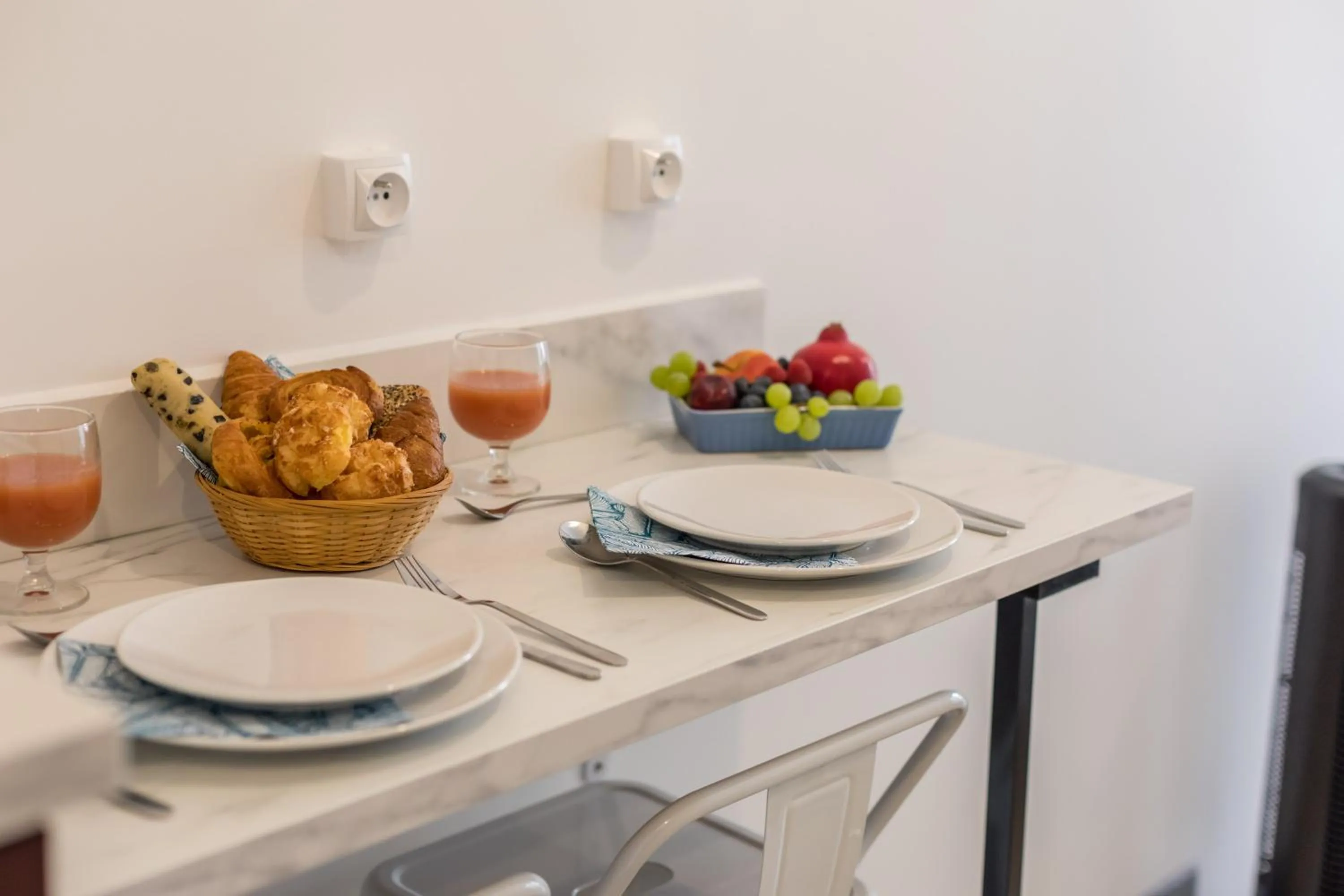 Dining area in WS Tour Eiffel - Saint-Charles