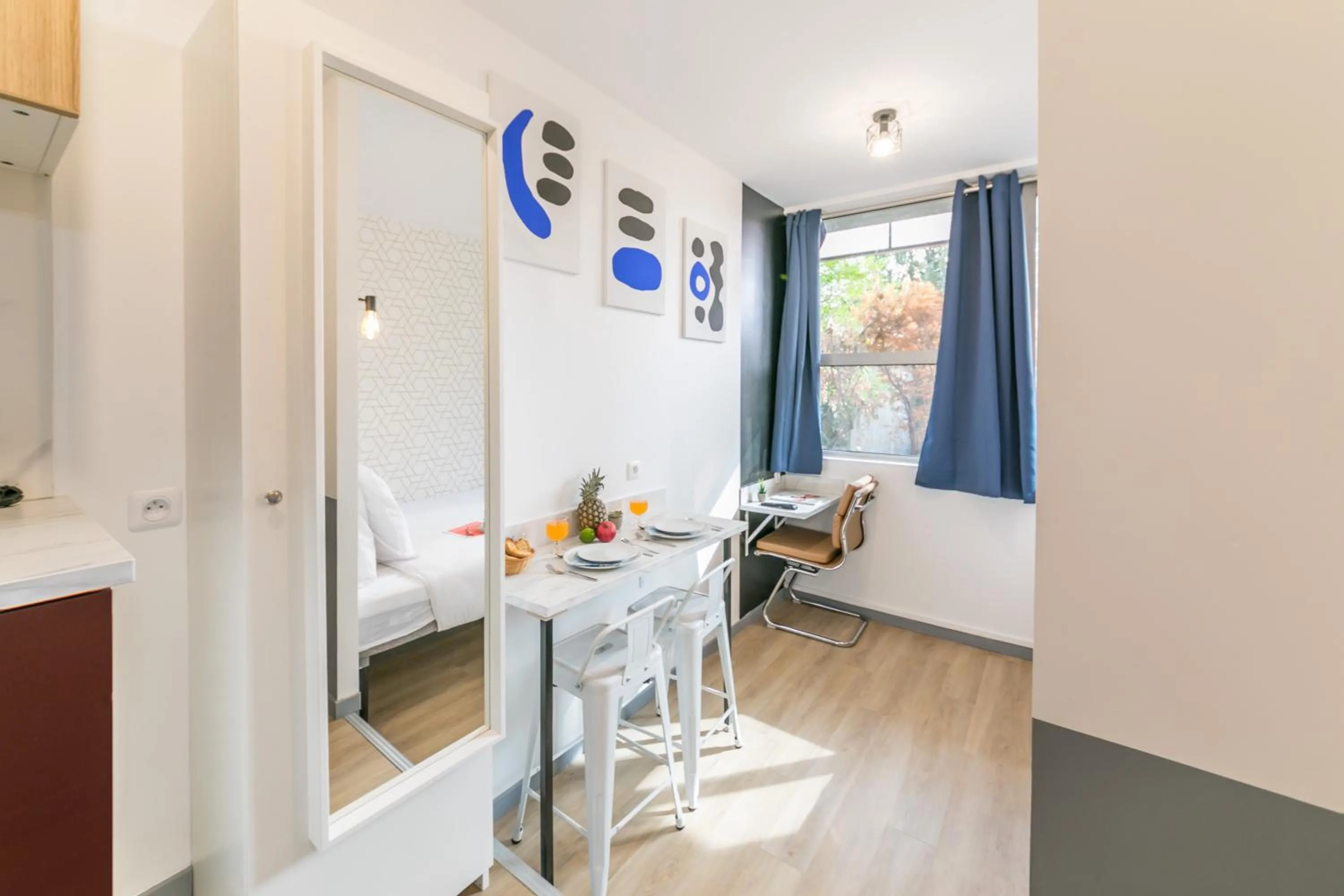 Photo of the whole room in WS Tour Eiffel - Saint-Charles