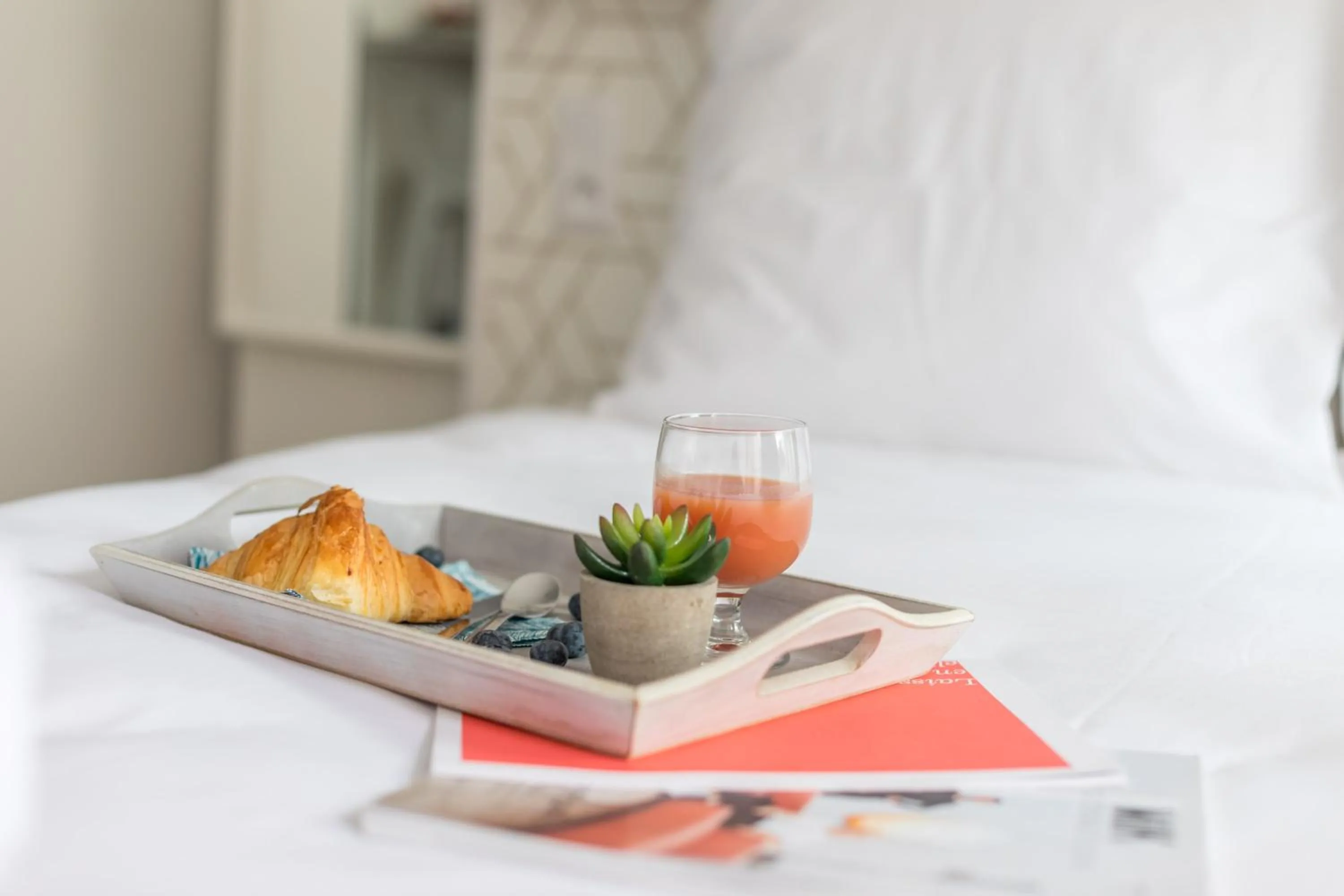 Bedroom, Bed in WS Tour Eiffel - Saint-Charles