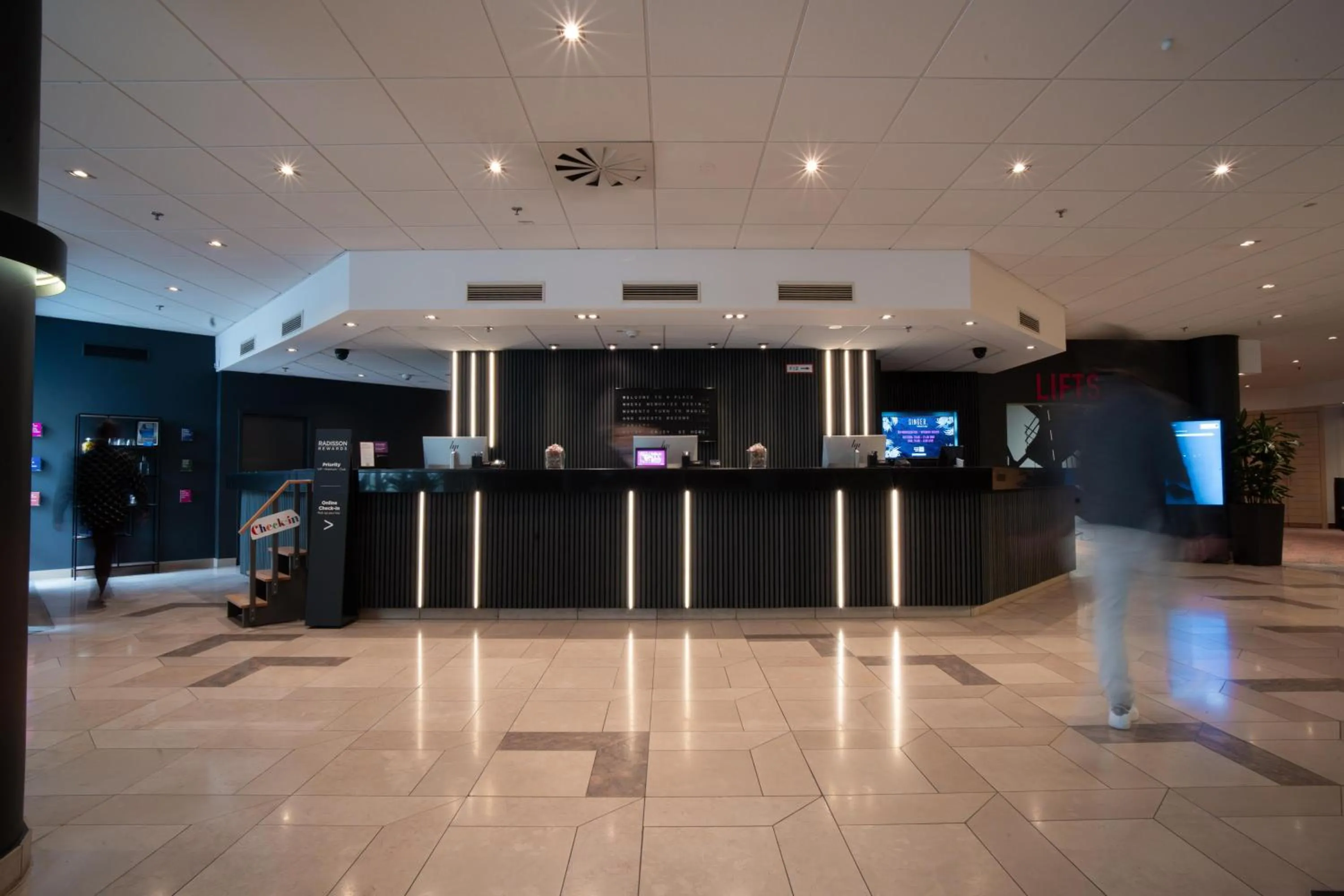 Lobby or reception in Radisson Blu Hotel Dortmund