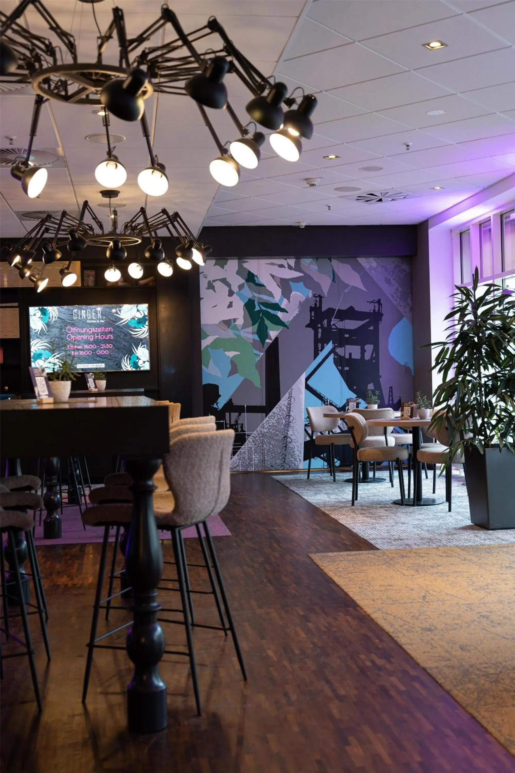 Lounge or bar in Radisson Blu Hotel Dortmund