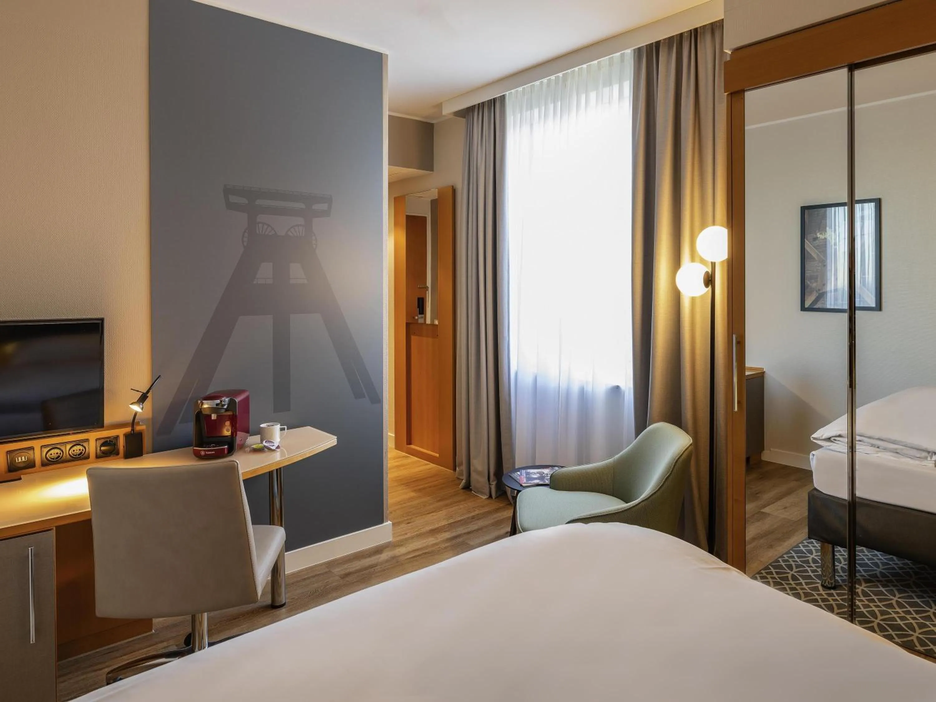 Bedroom, Bed in Mercure Hotel Bochum City