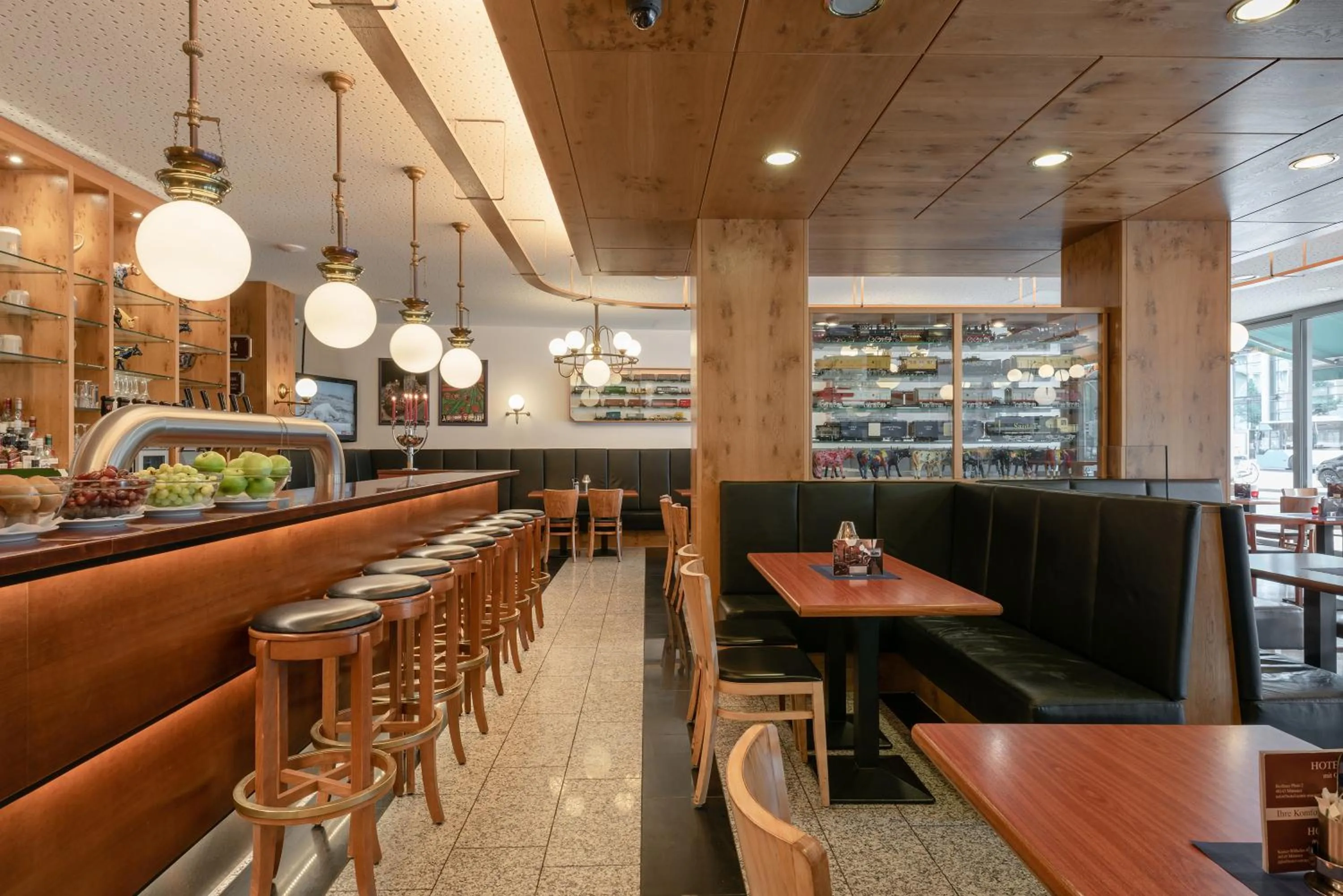 Restaurant/places to eat in Hotel Conti Am Hauptbahnhof