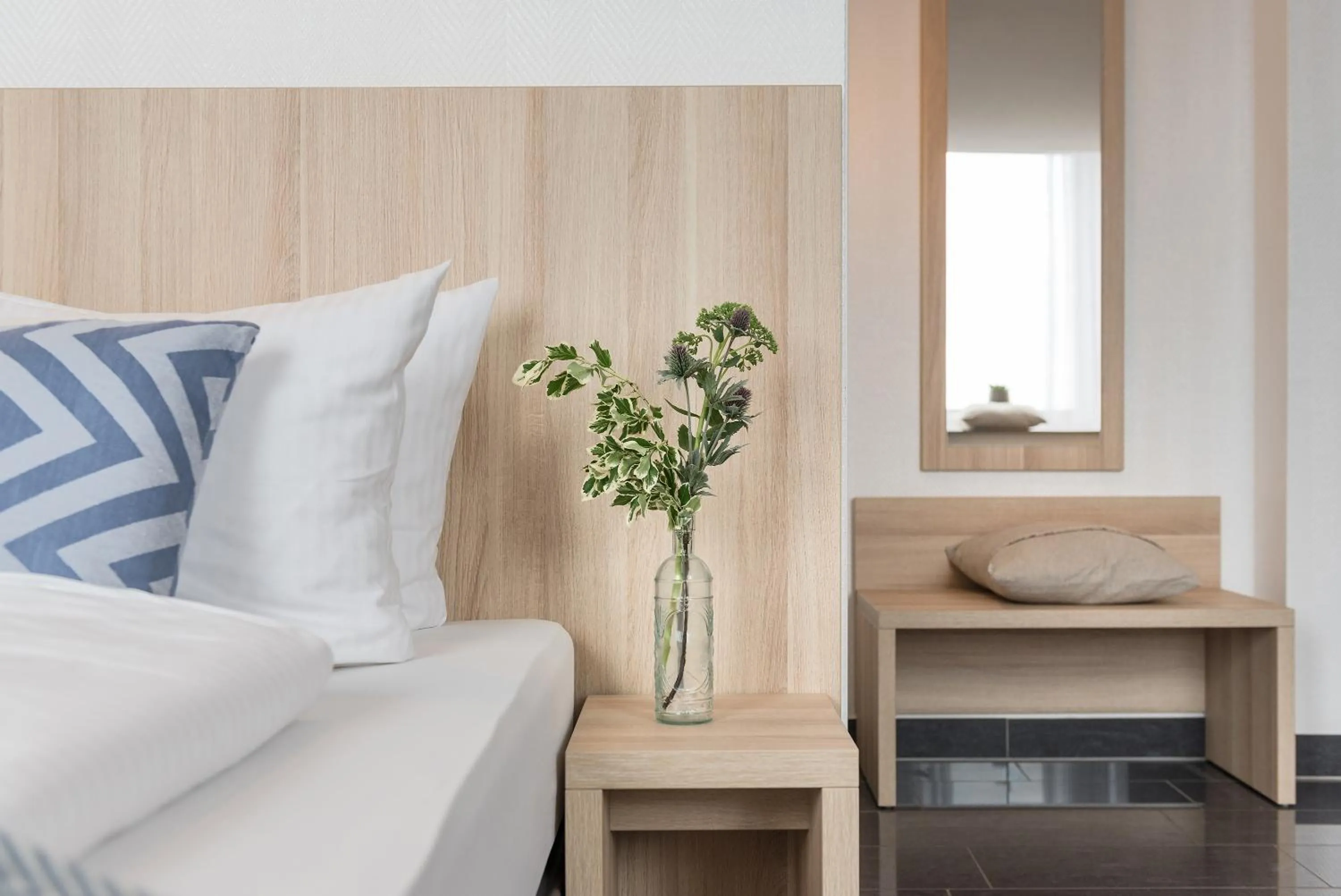 Other, Bed in Hotel Conti Am Hauptbahnhof