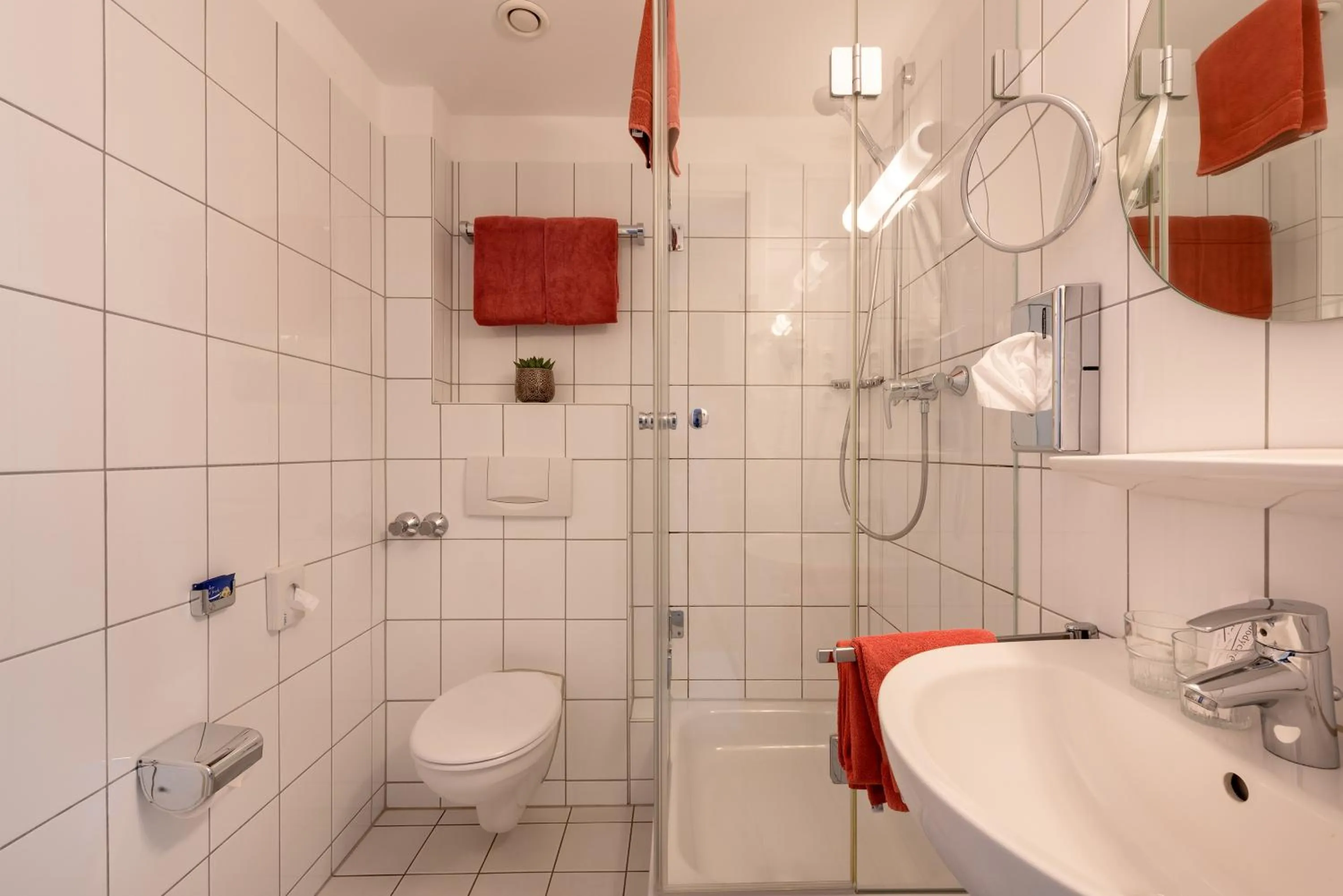Shower in Hotel Conti Am Hauptbahnhof