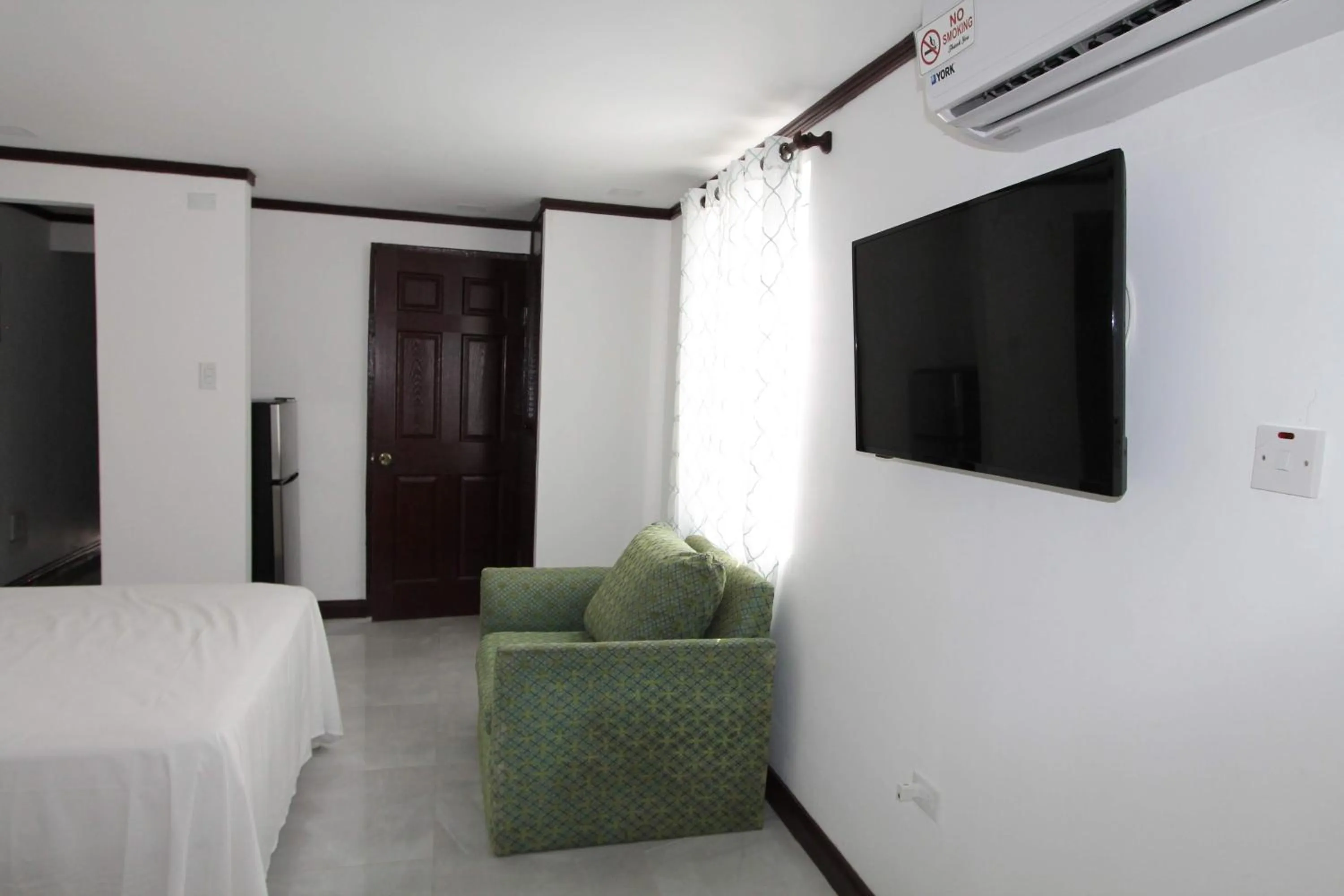 Bathroom, Bed in Sand and Blue Seas