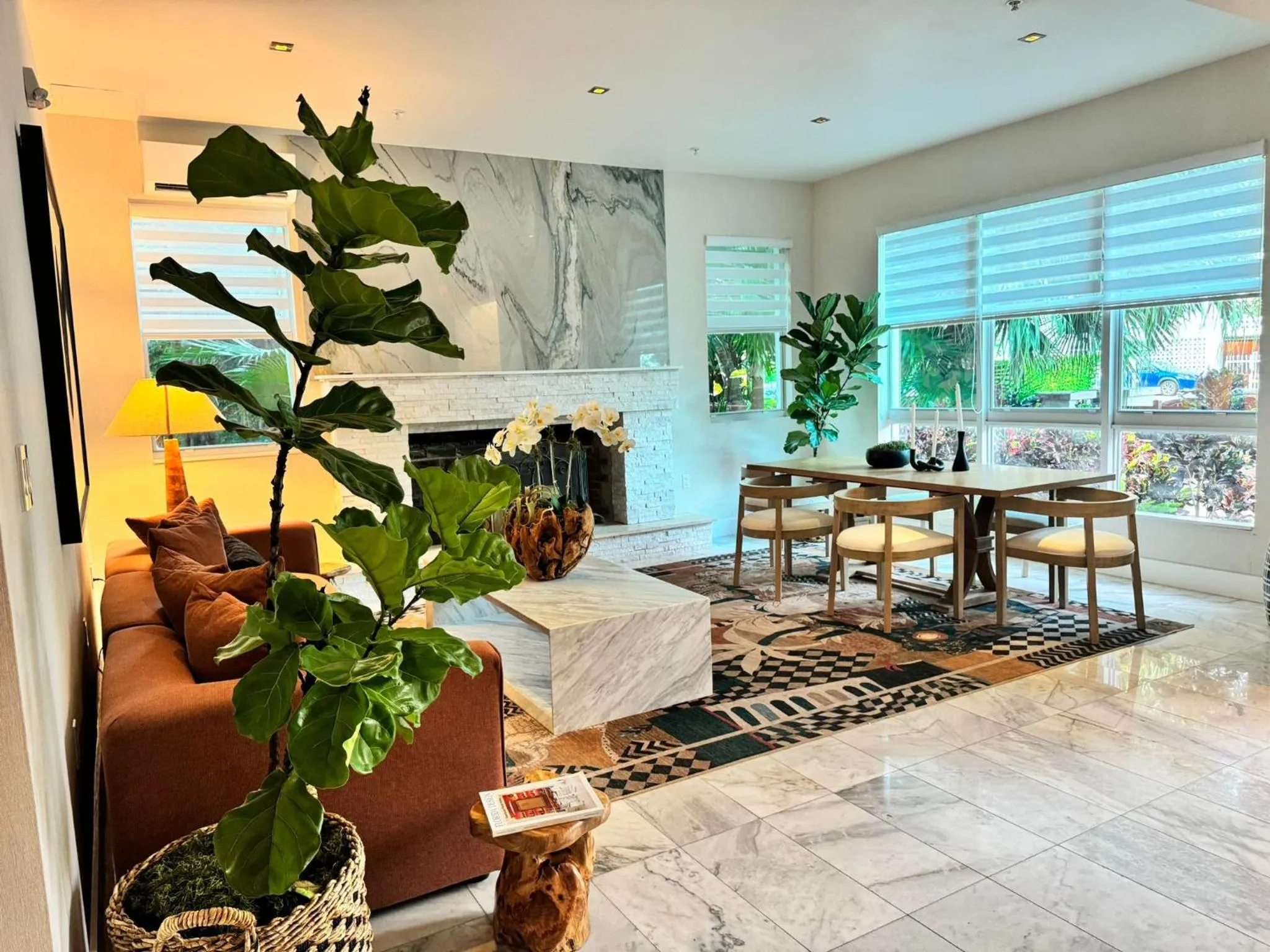 Lobby or reception in Renzzi On The Beach