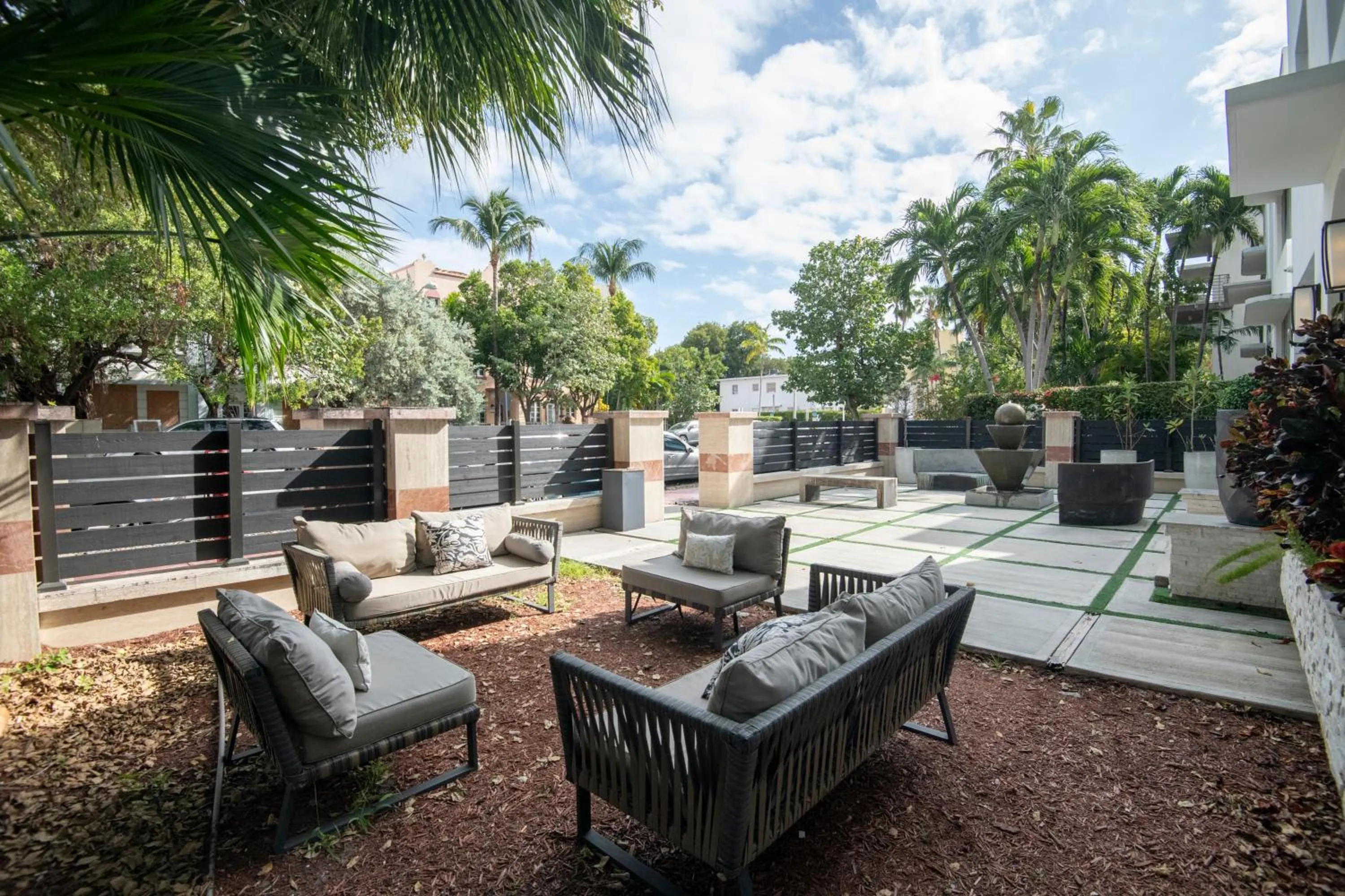 Lobby or reception in Renzzi On The Beach