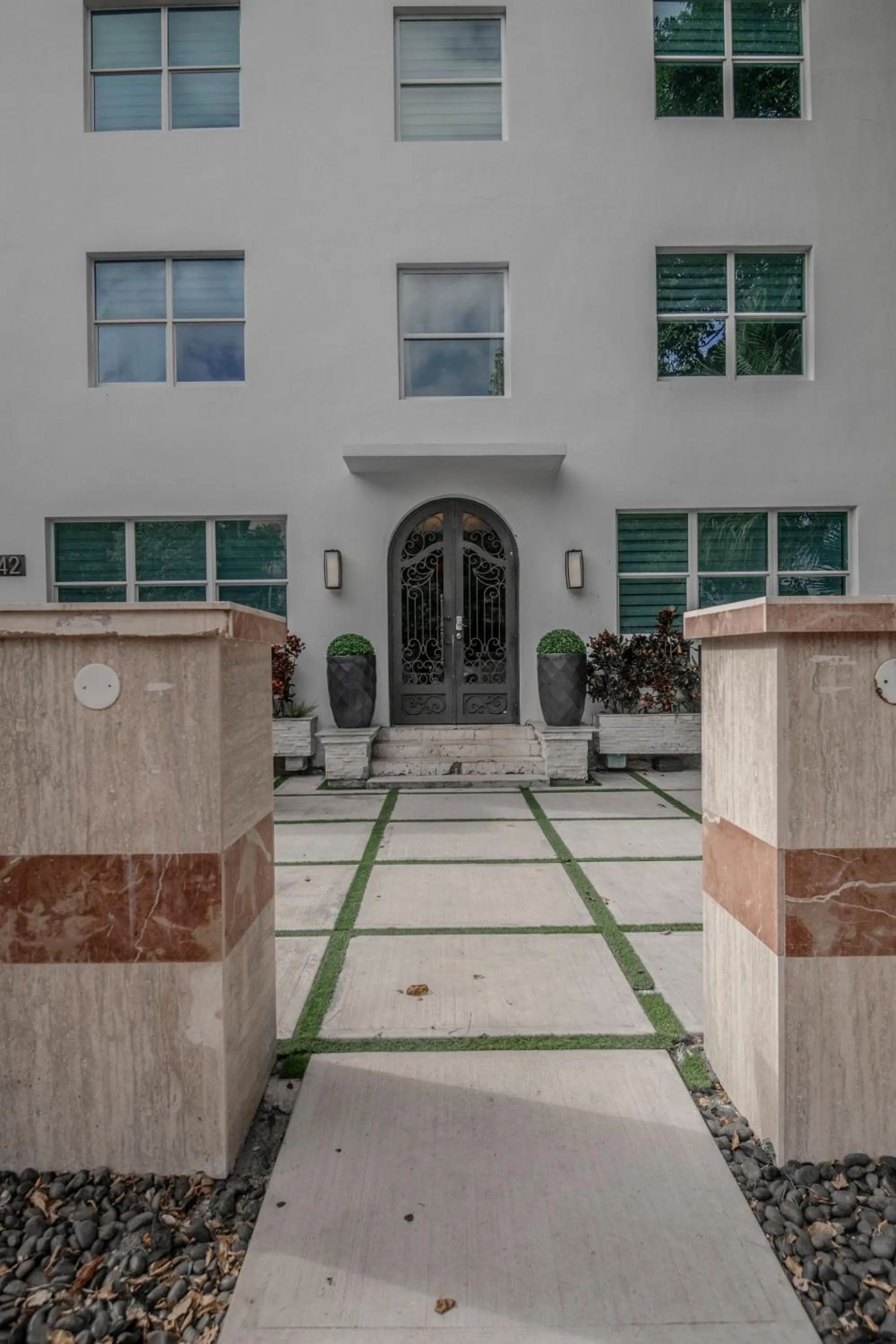 Property building in Renzzi On The Beach