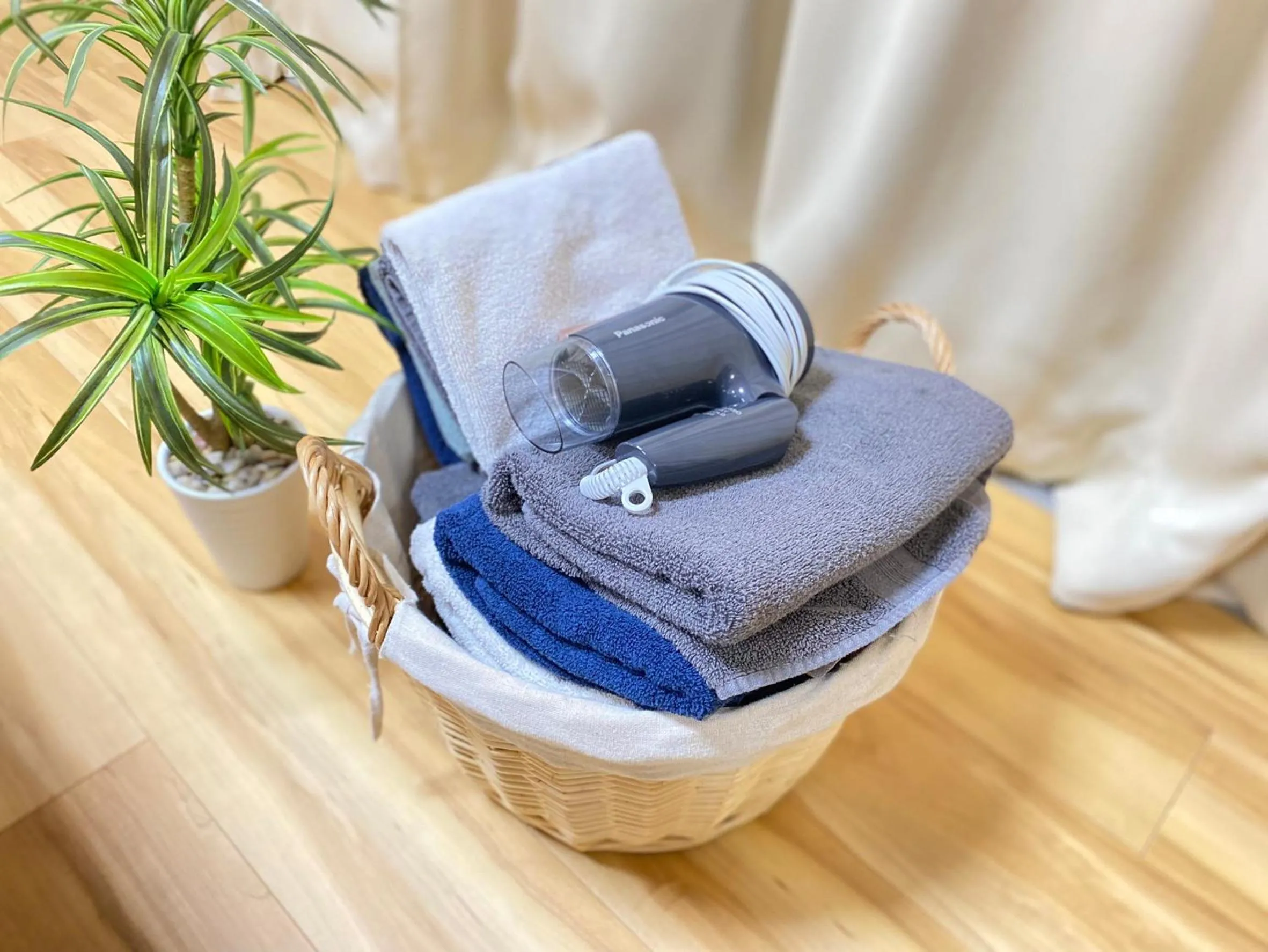 Yoyogi Apartment 2-401 by Tranova