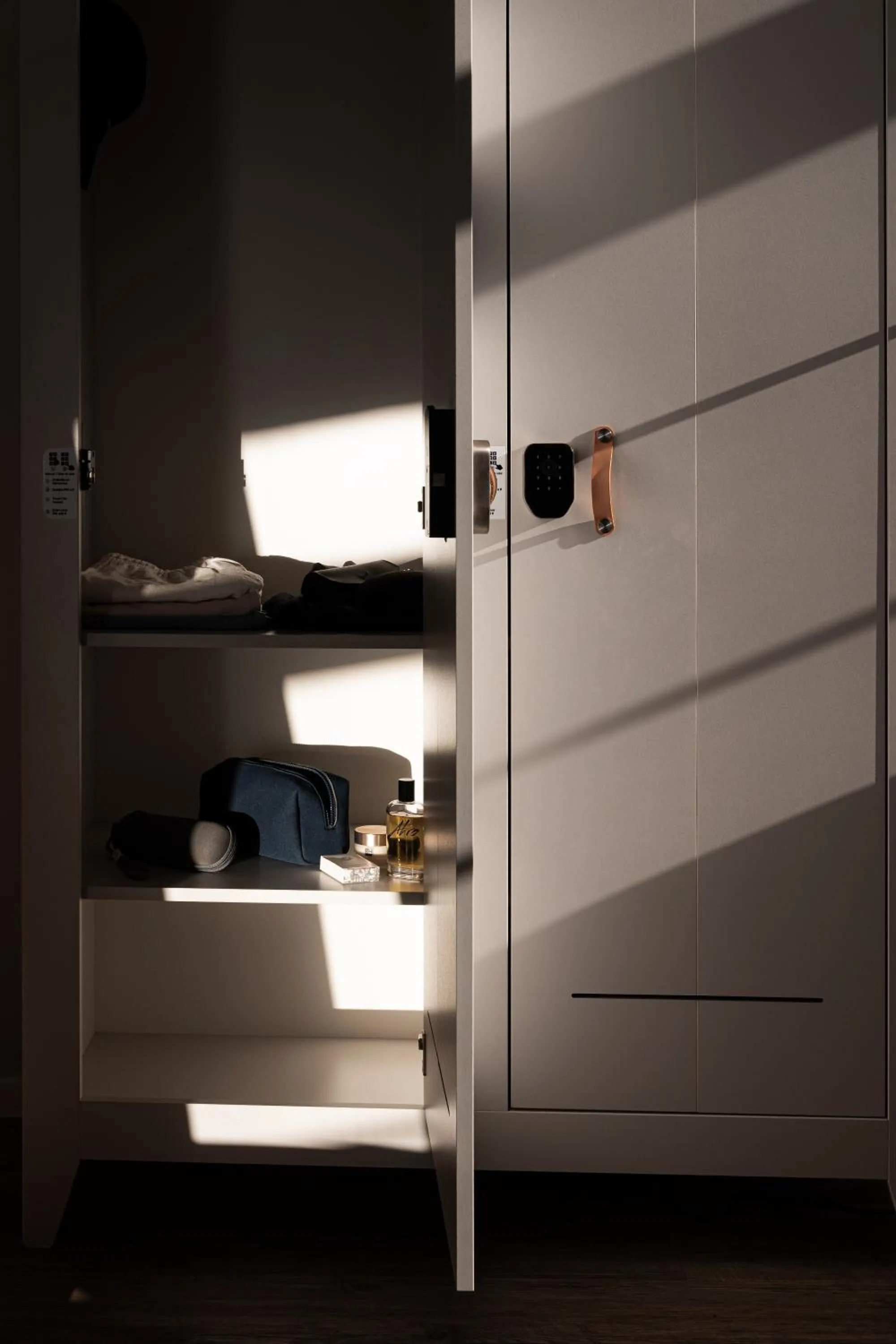 wardrobe in ART Hostel & Apartments