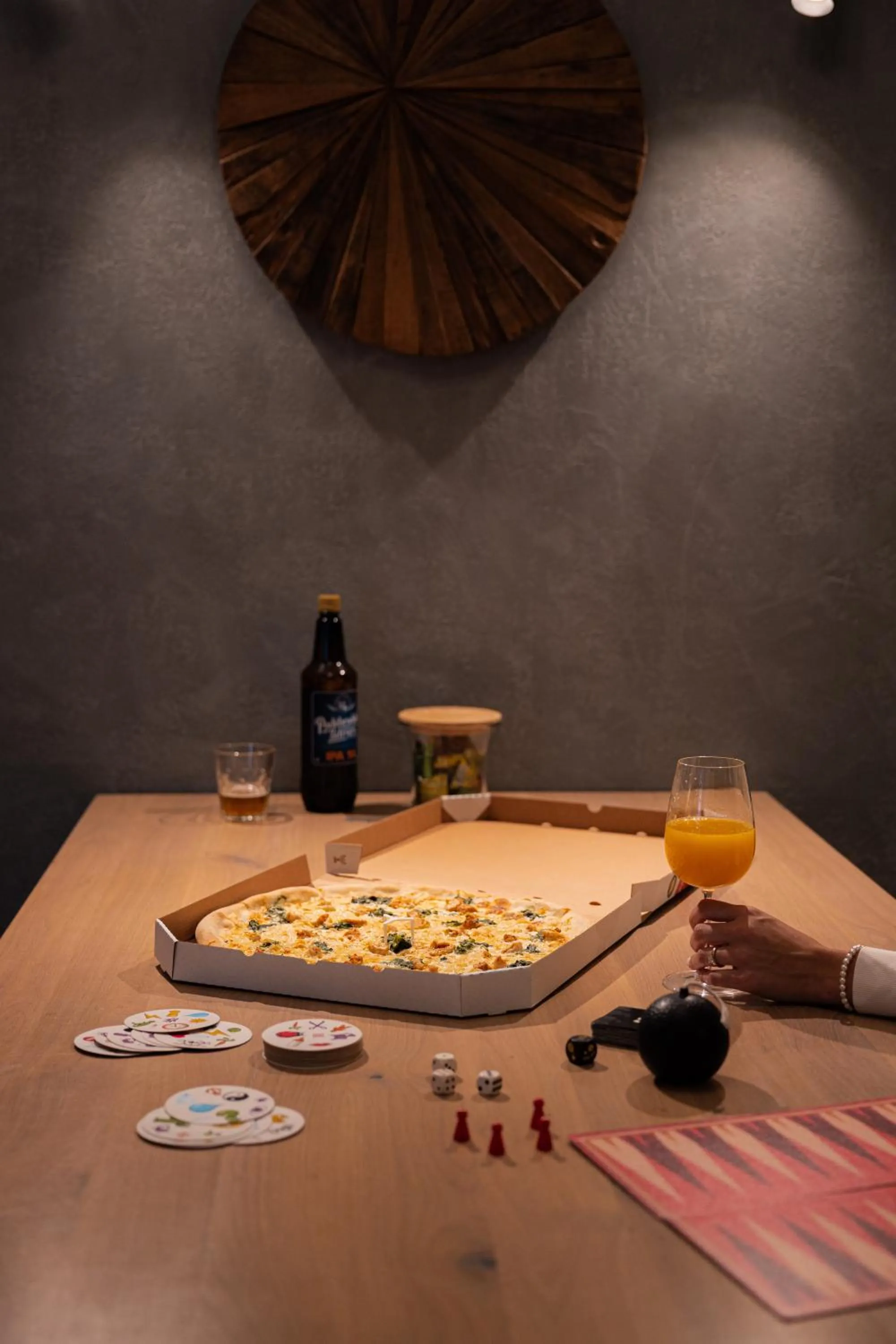 Communal lounge/ TV room in ART Hostel & Apartments