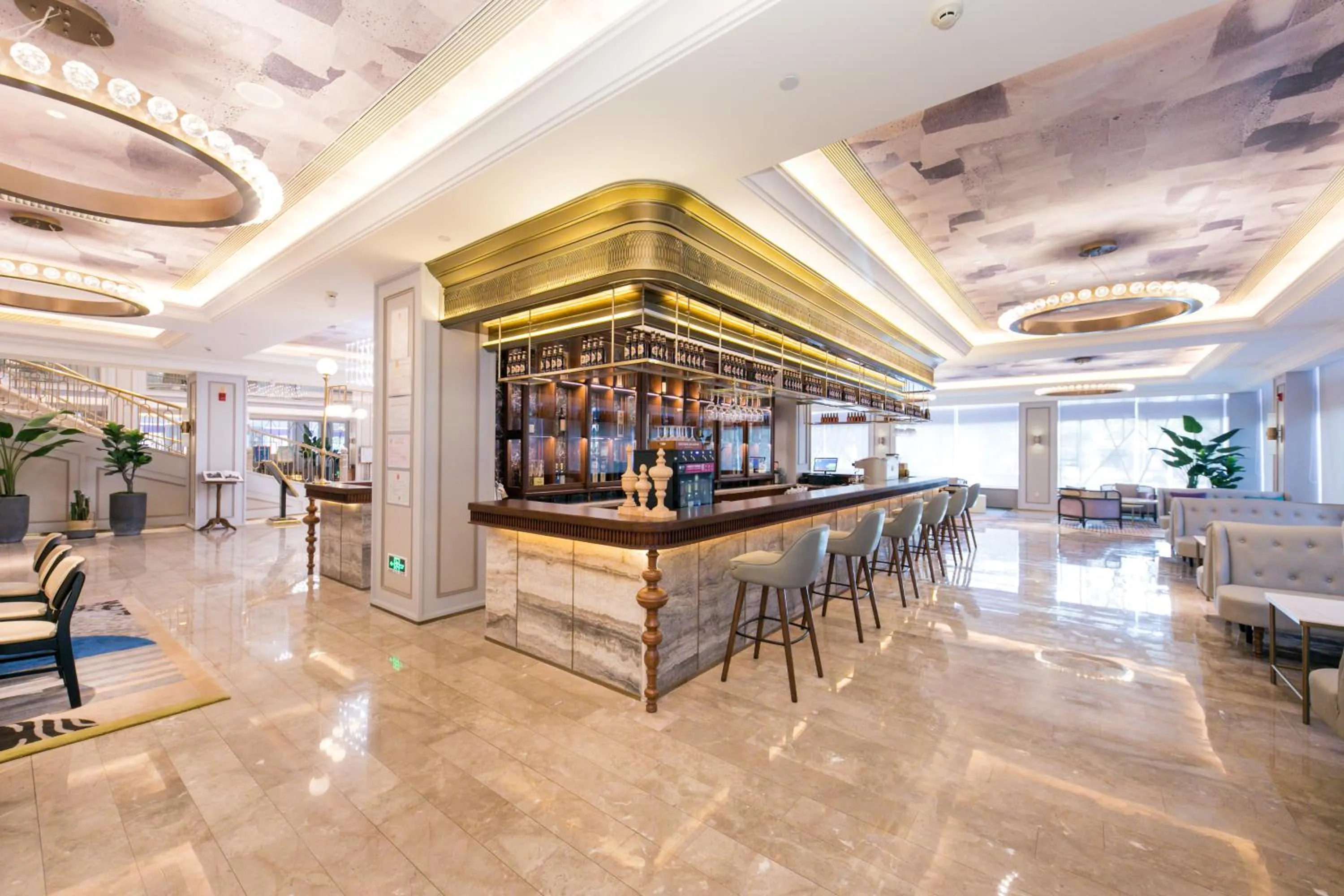 Lounge or bar in Mercure Turpan Downtown