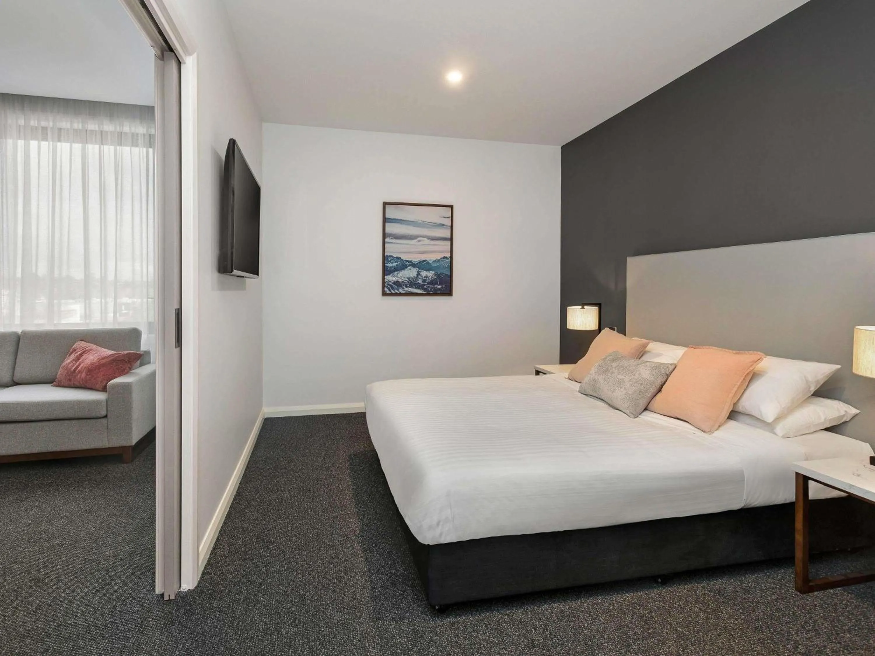 Bedroom, Bed in Mantra Traralgon
