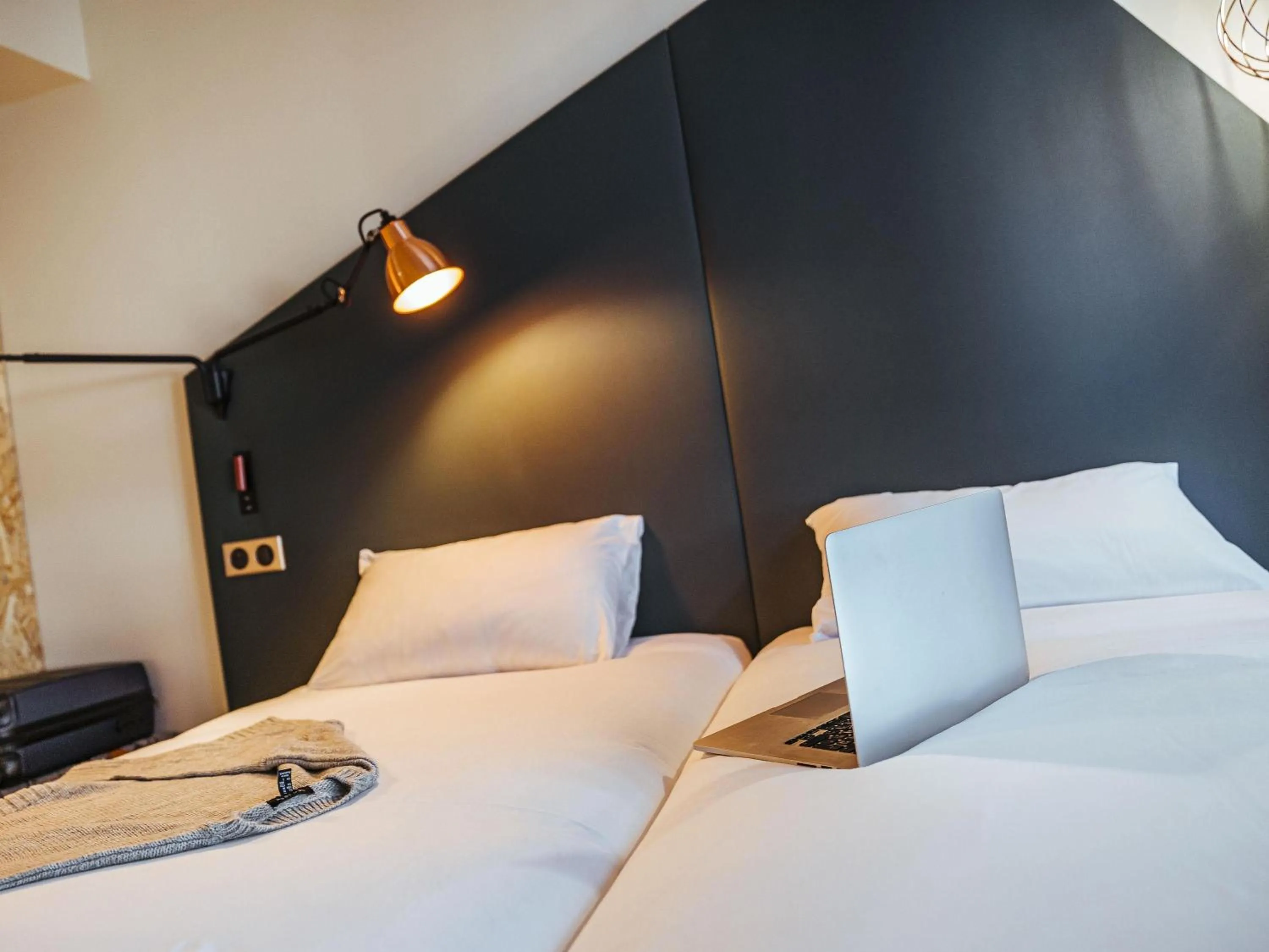 Bedroom, Bed in Ibis Styles Rouen Centre Rive Gauche