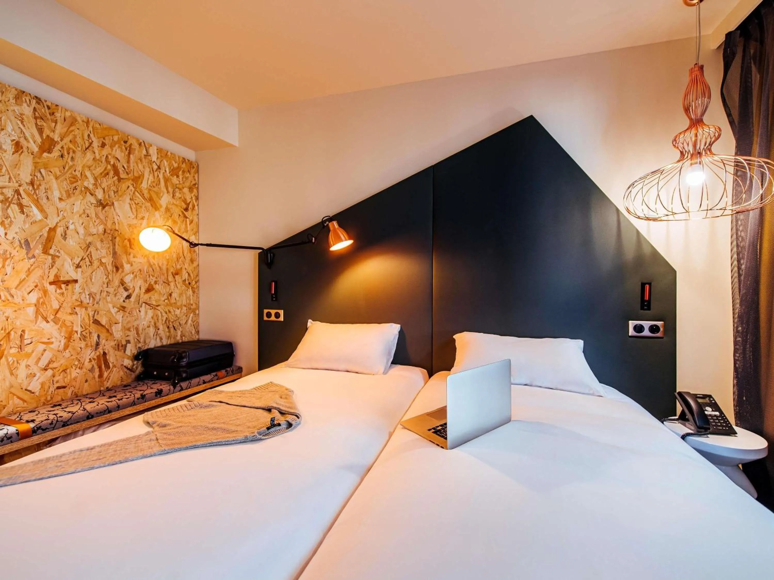 Property building, Bed in Ibis Styles Rouen Centre Rive Gauche