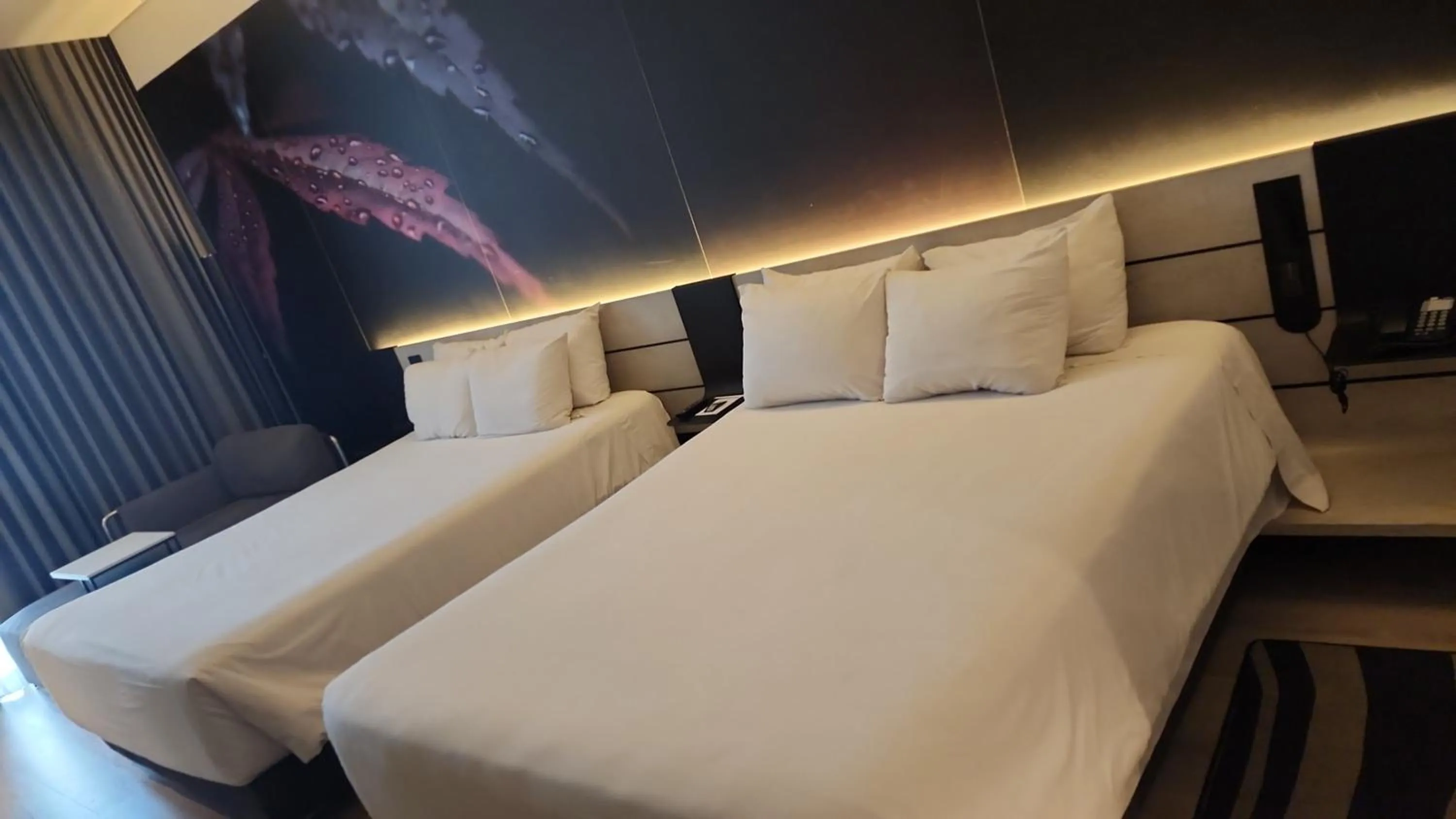 Bed in Novotel Mexico City Toreo