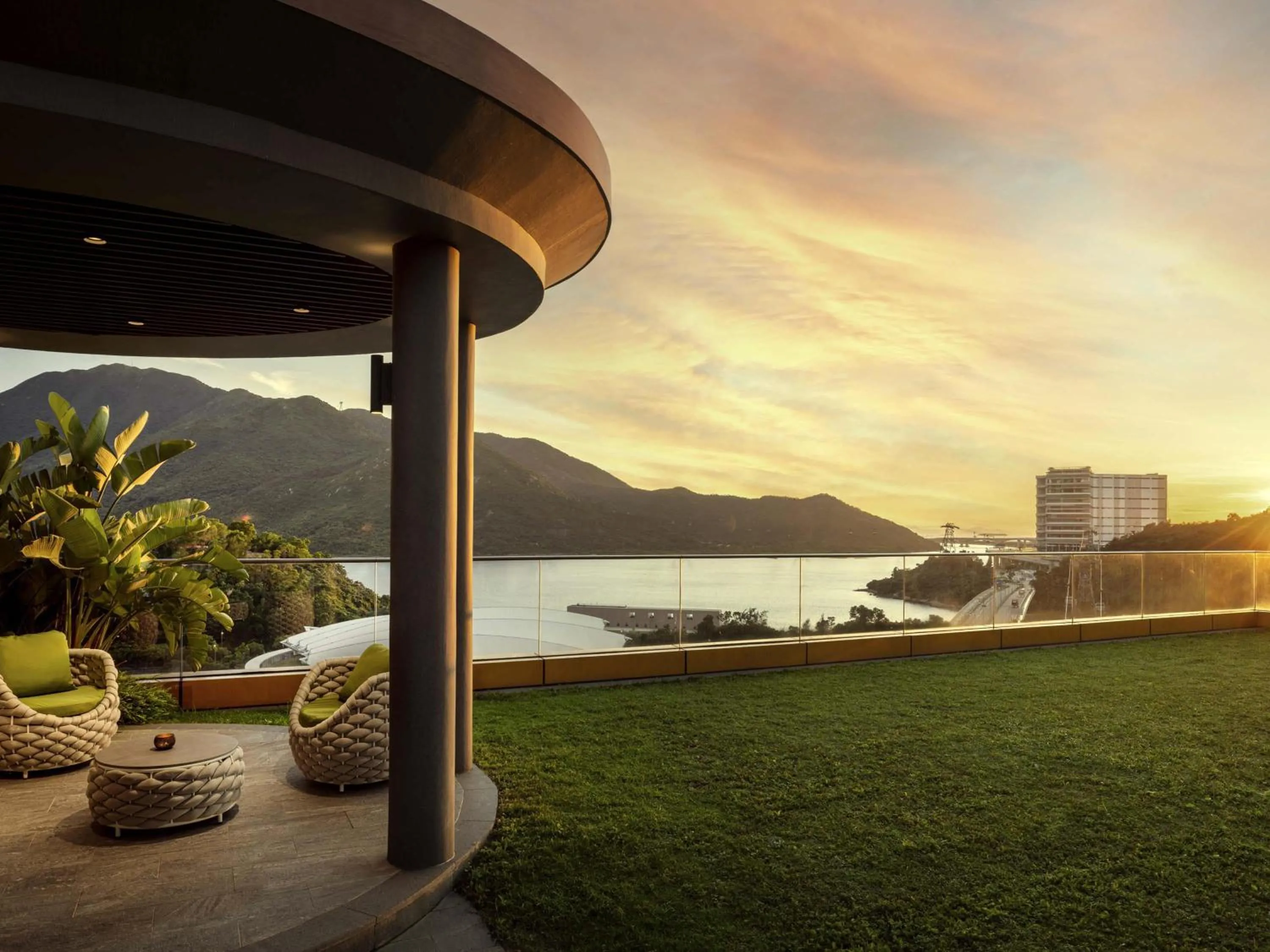 Restaurant/places to eat in The Silveri Hotel Hong Kong - MGallery Collection