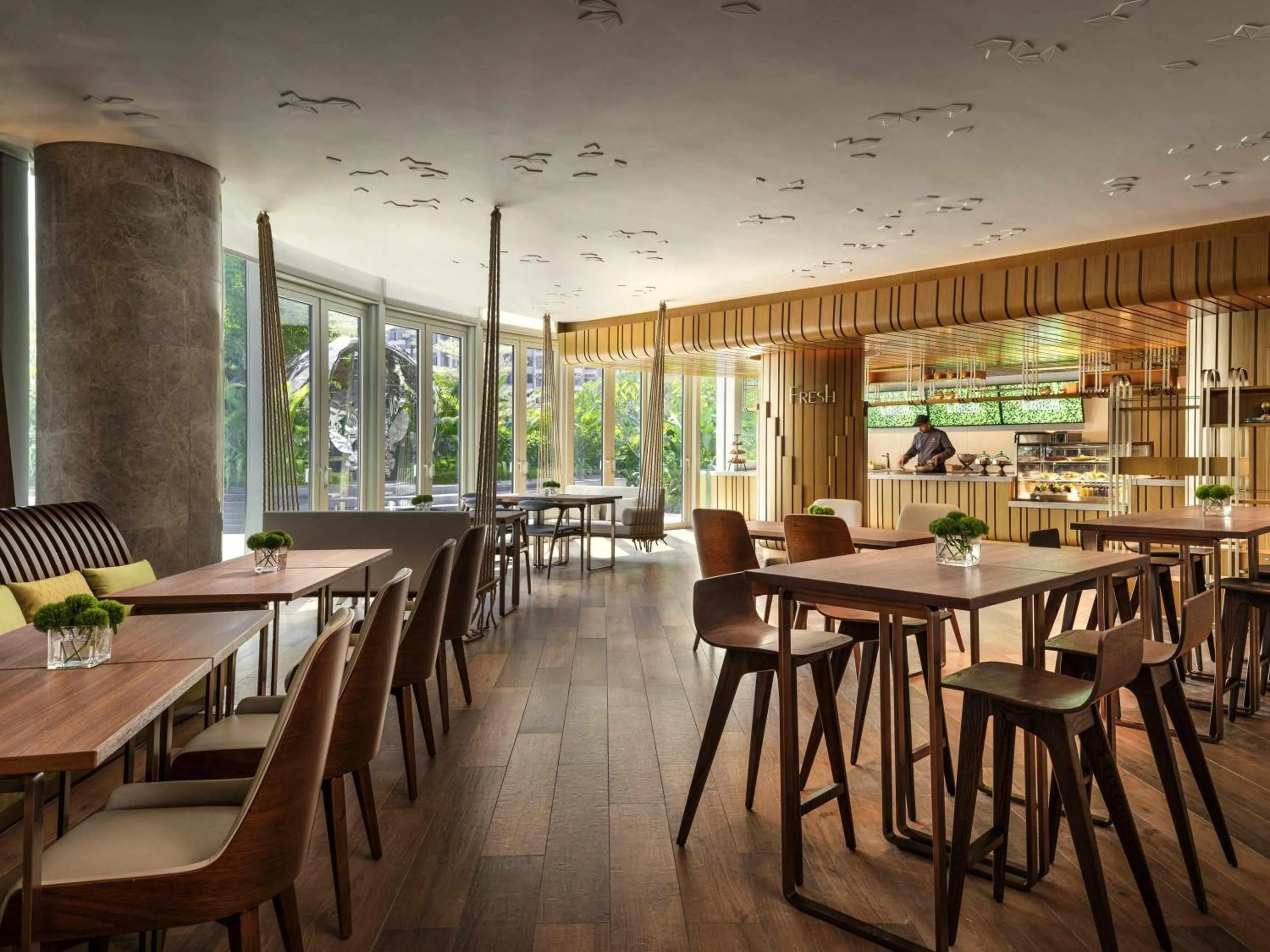 Restaurant/places to eat in The Silveri Hotel Hong Kong - MGallery Collection