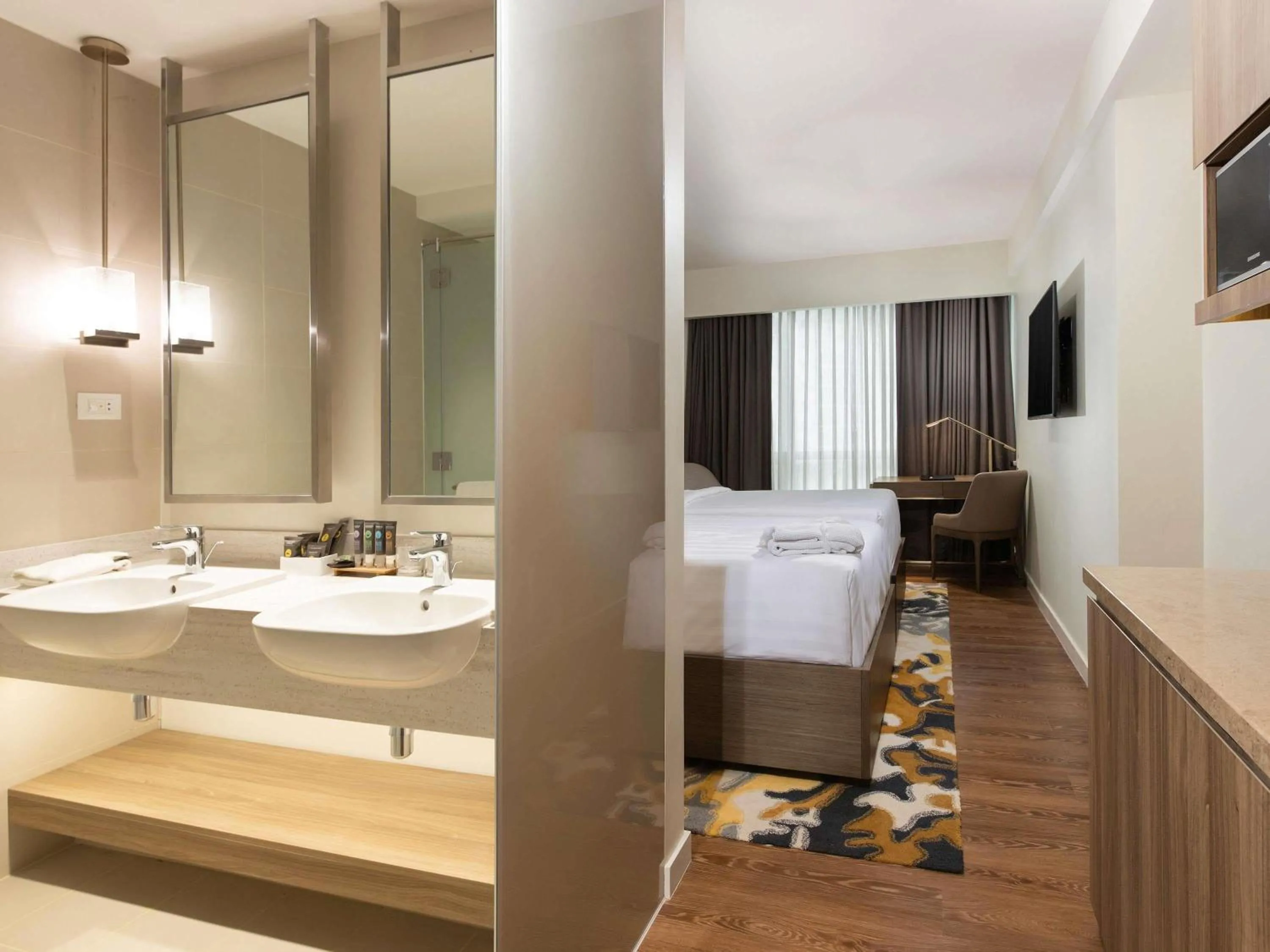 Bedroom, Bed in Novotel Suites Manila at Acqua