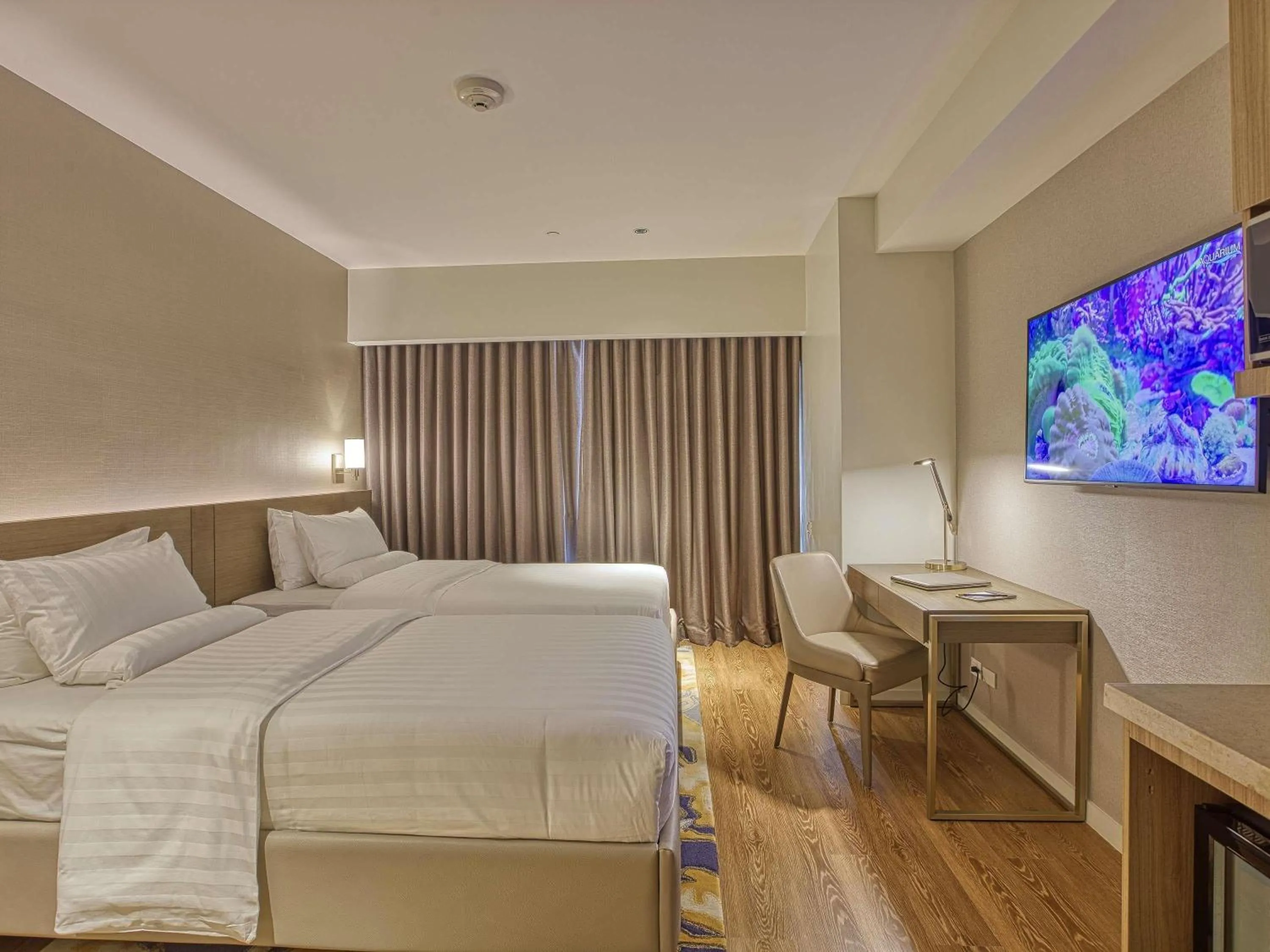 Bedroom, Bed in Novotel Suites Manila at Acqua