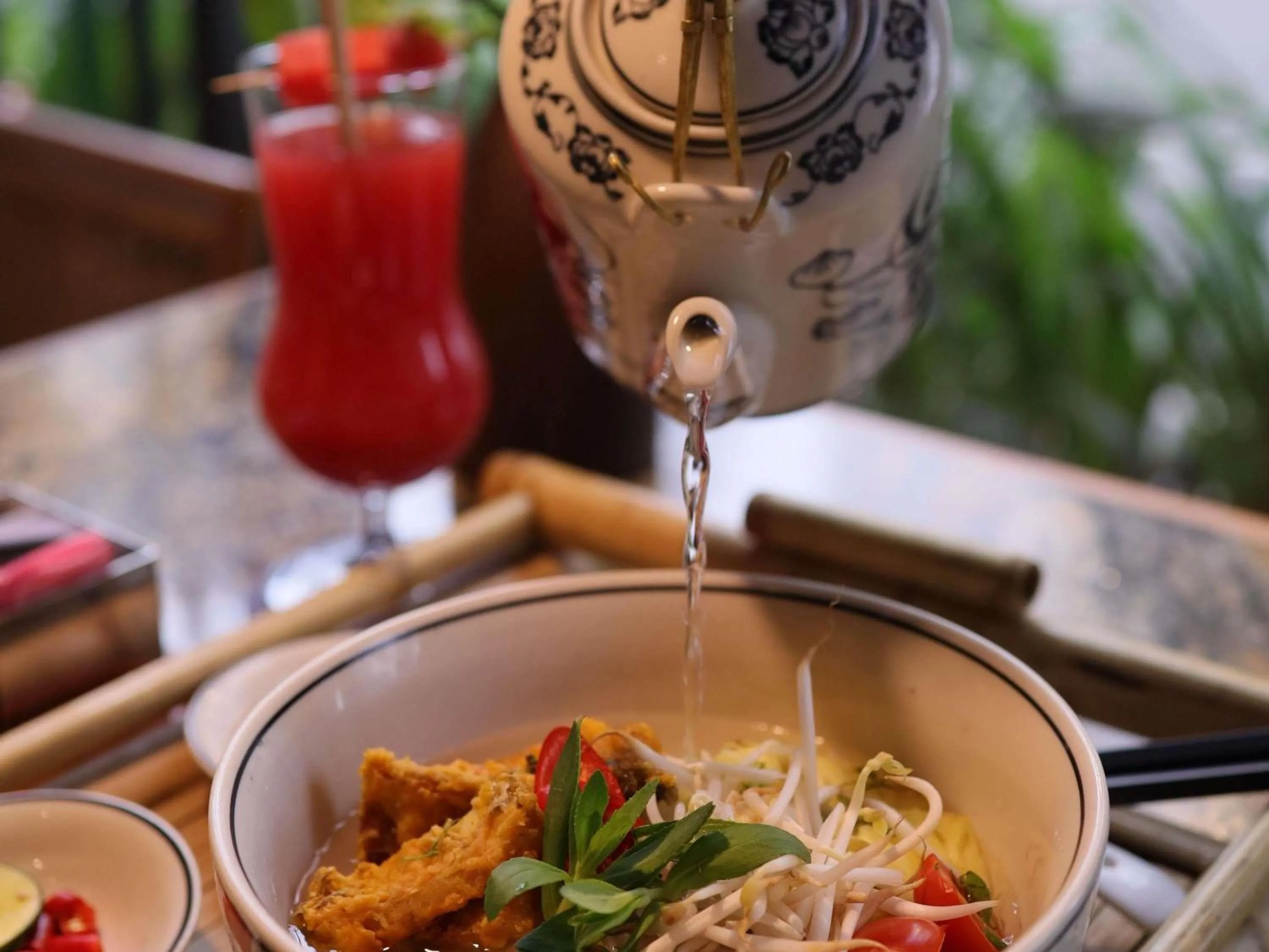 Lounge or bar in Grand Mercure Hanoi