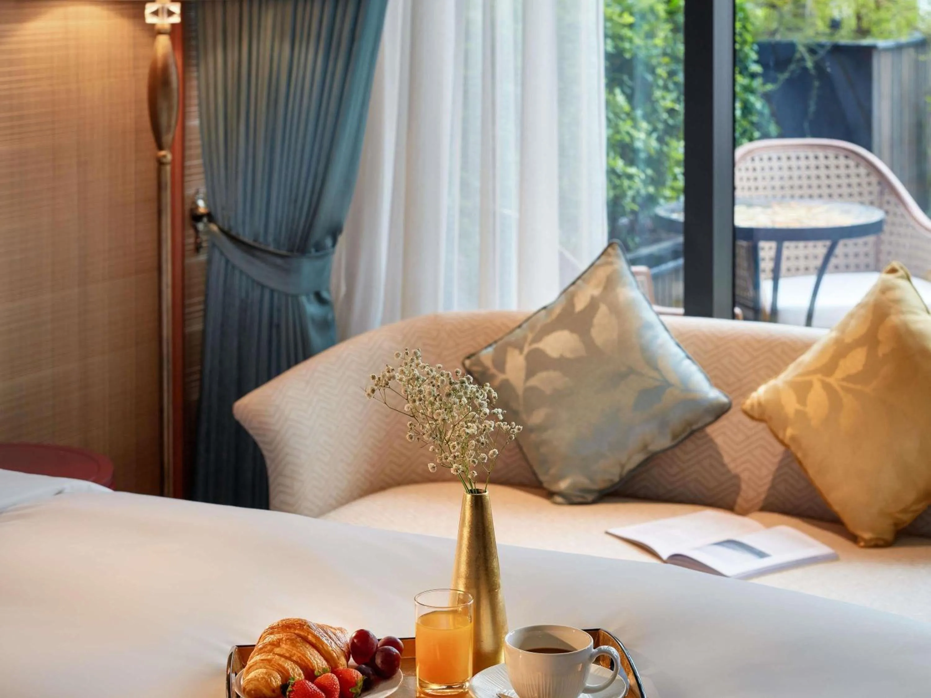 Bedroom, Bed in Grand Mercure Hanoi