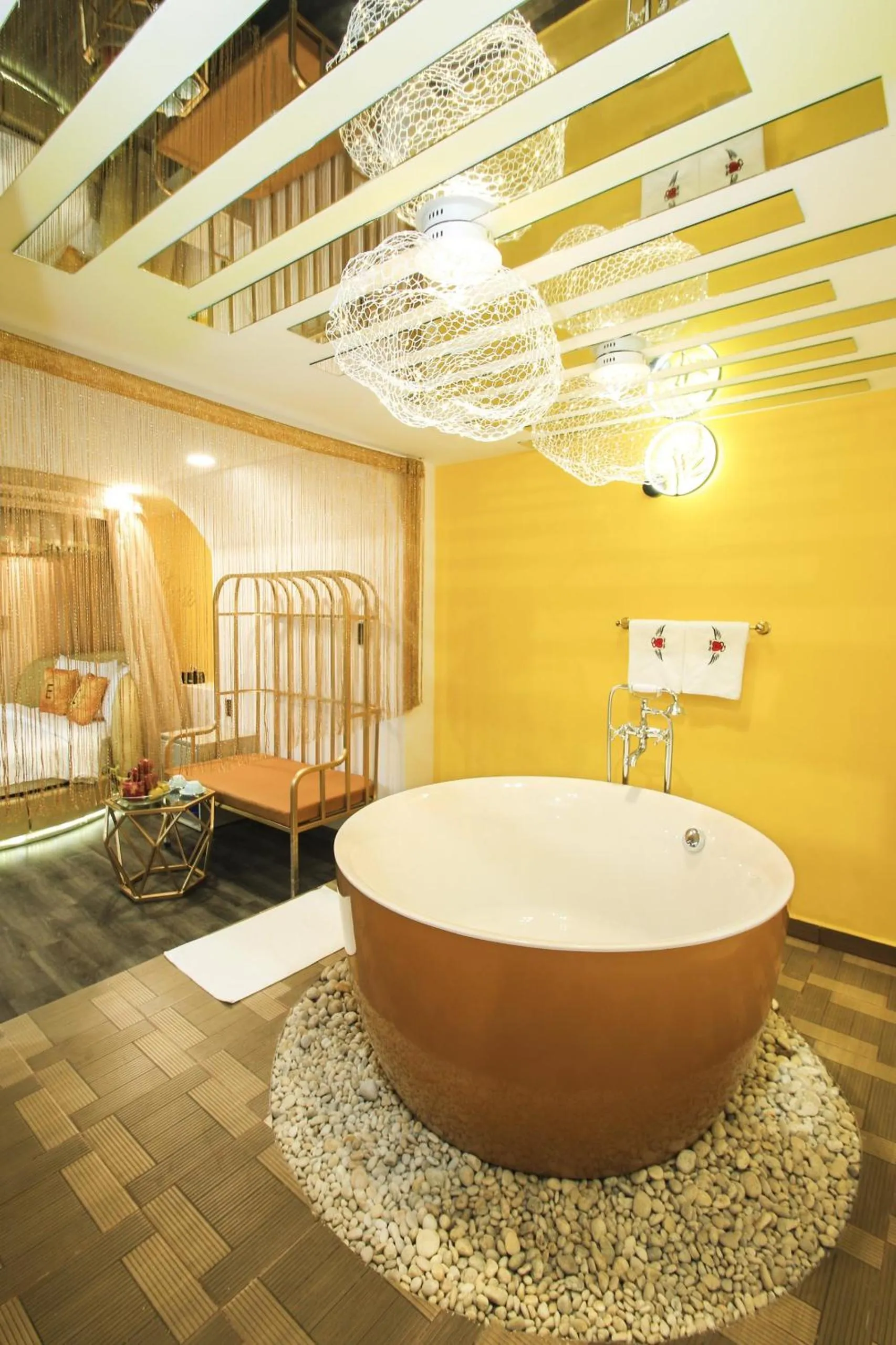 Bathroom, Bed in EROS Hotel - Love Hotel