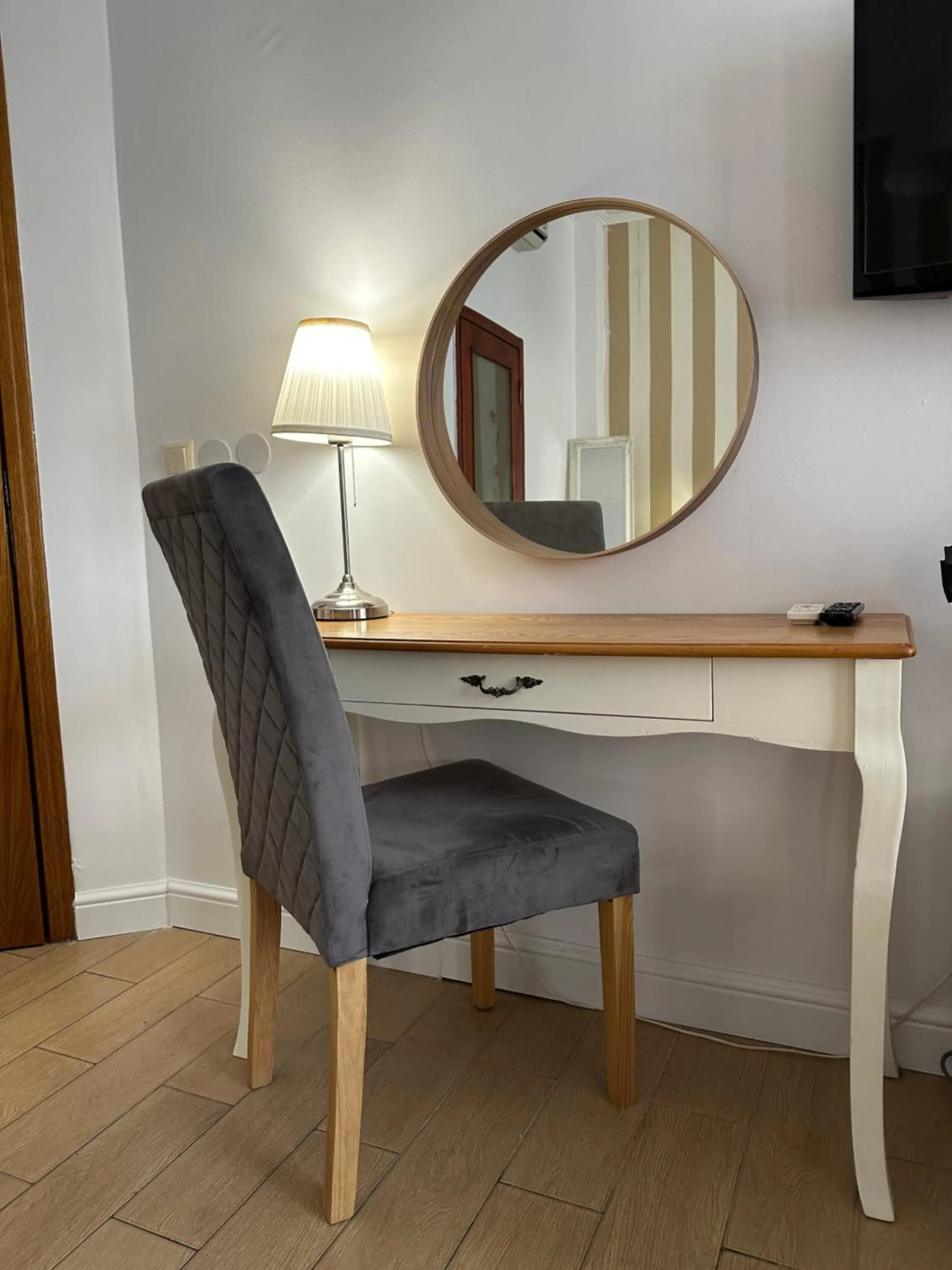 hair dresser in Hotel Art