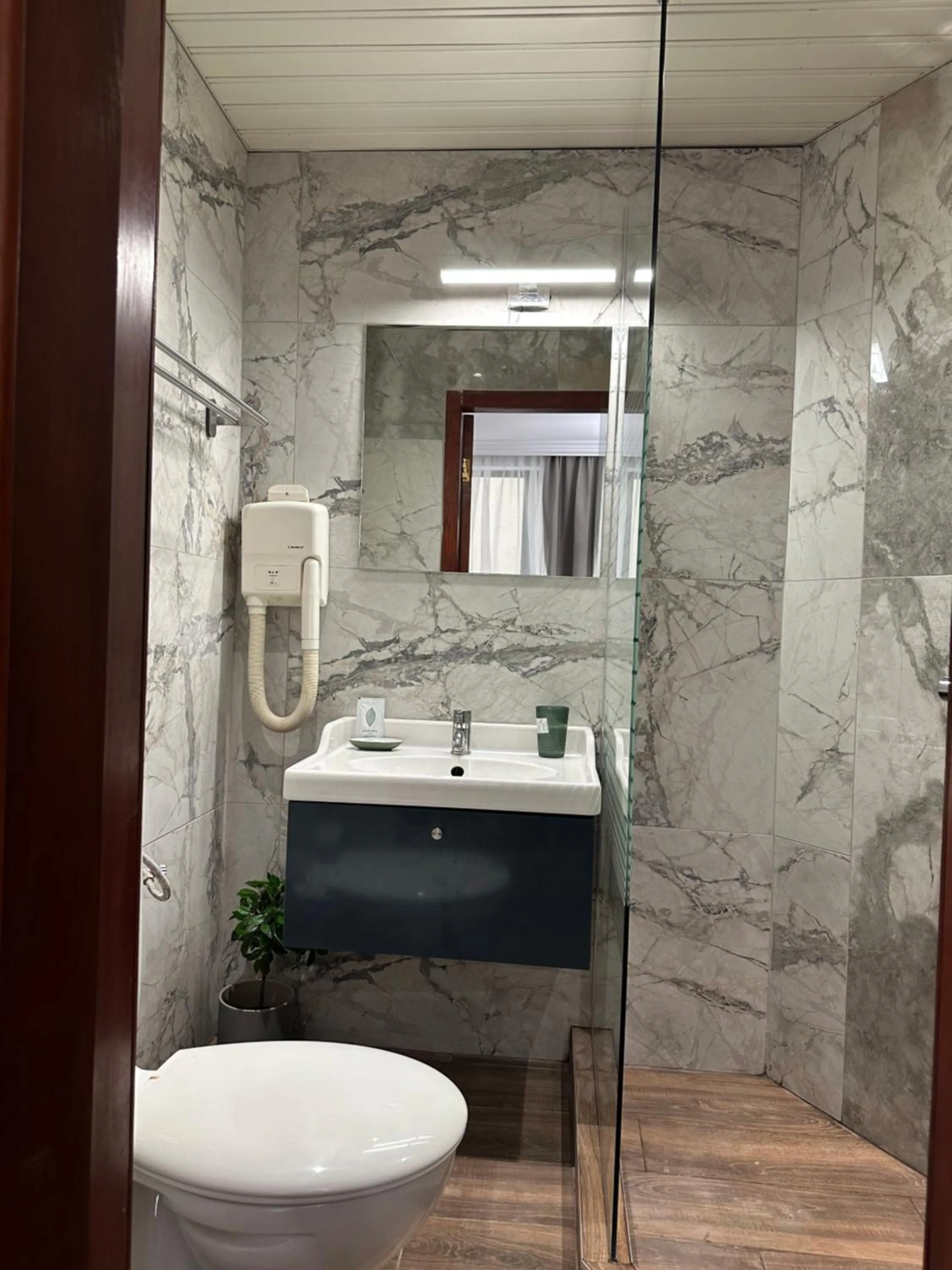 Bathroom in Hotel Art