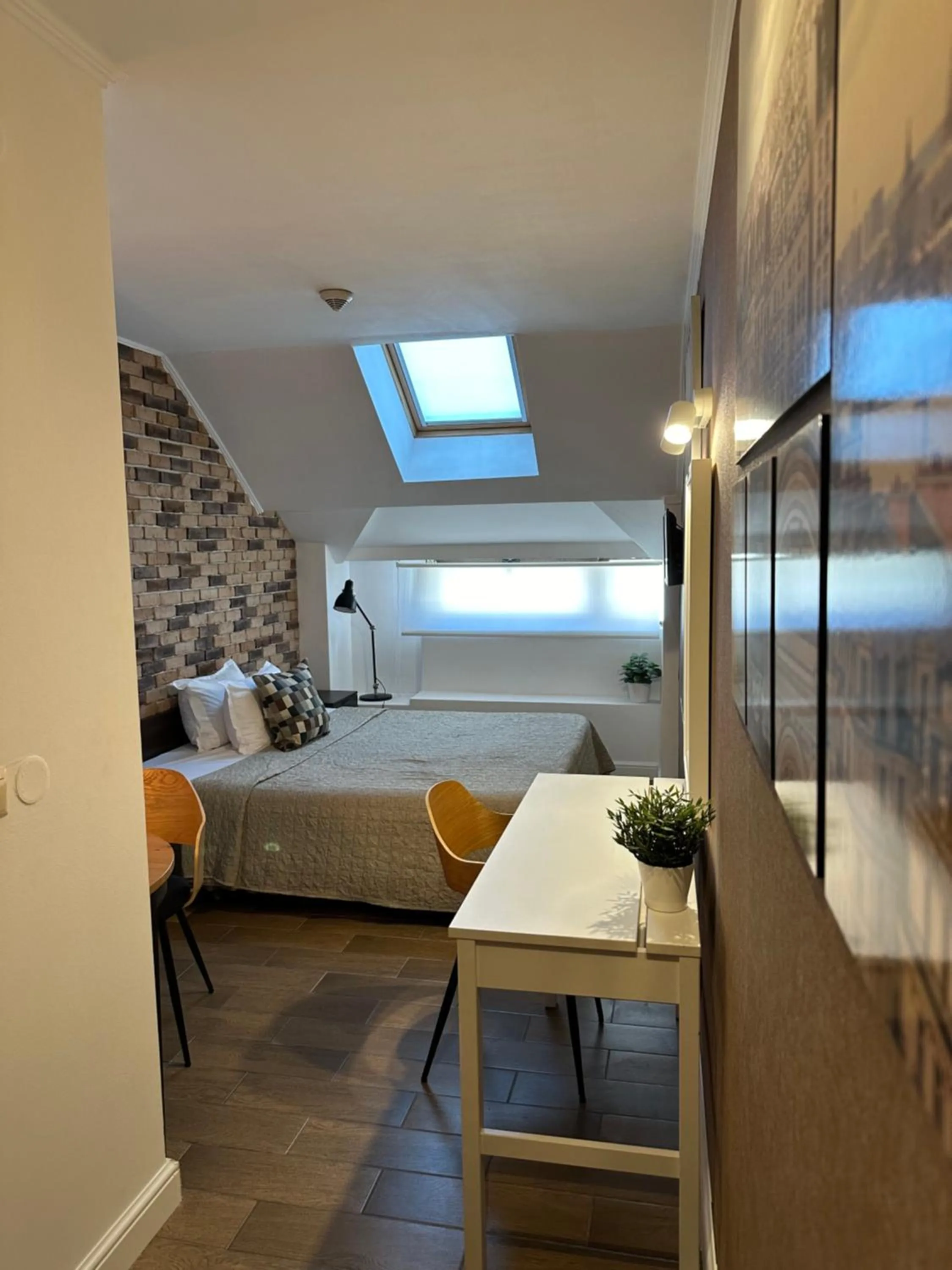 Photo of the whole room, Bed in Hotel Art