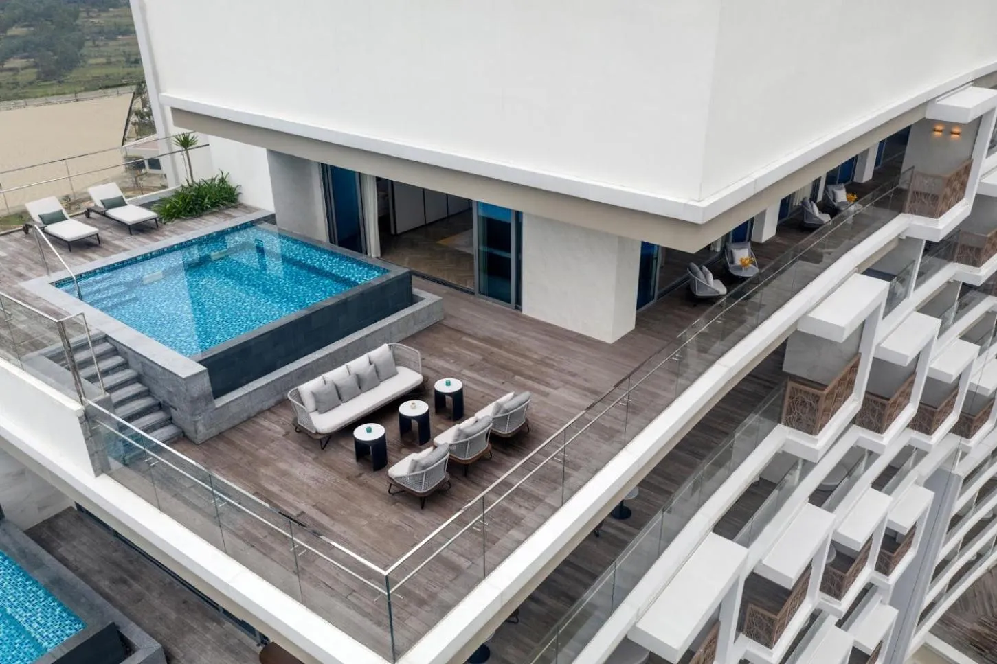 Swimming pool in Hoiana Hotel & Suites