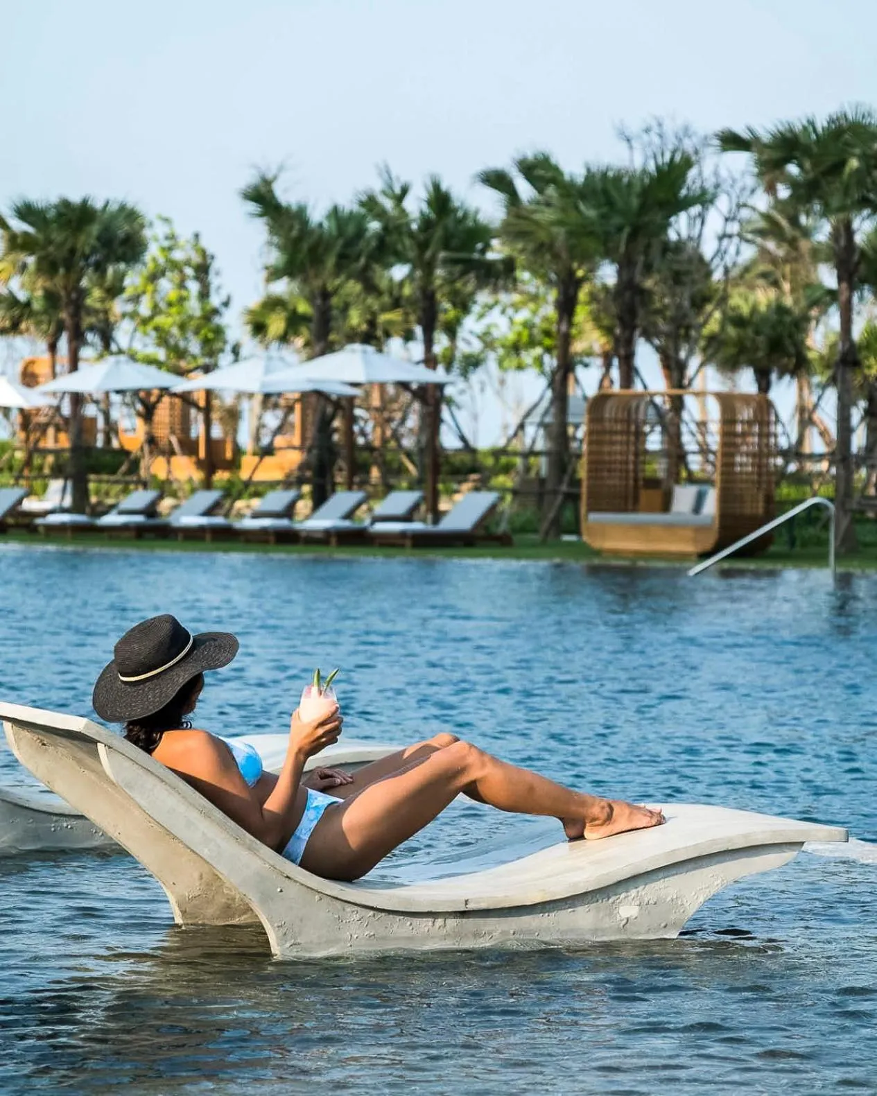 Swimming pool in Hoiana Hotel & Suites