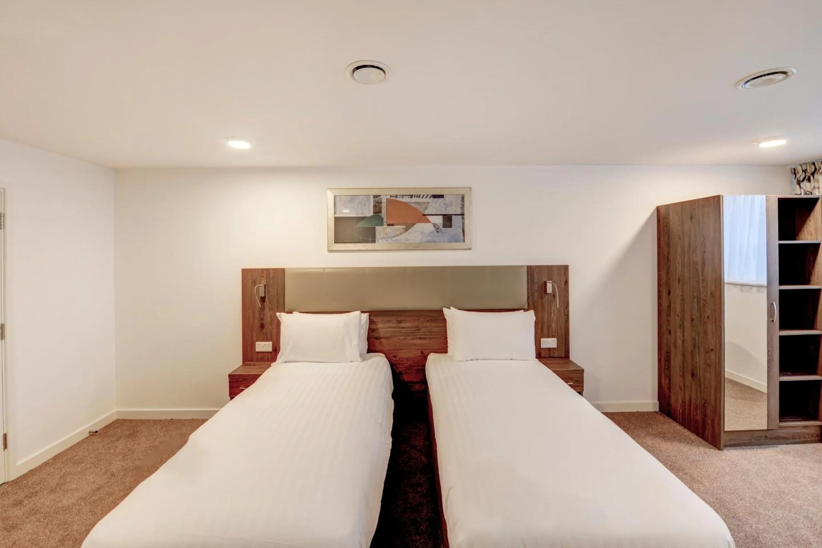 Bedroom, Bed in OYO Plymouth Central Hotel