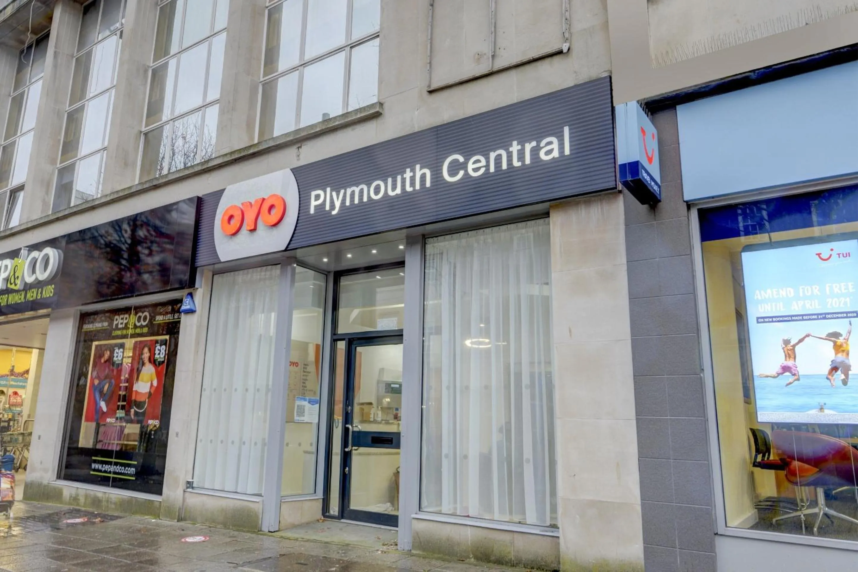 Facade/entrance in OYO Plymouth Central Hotel