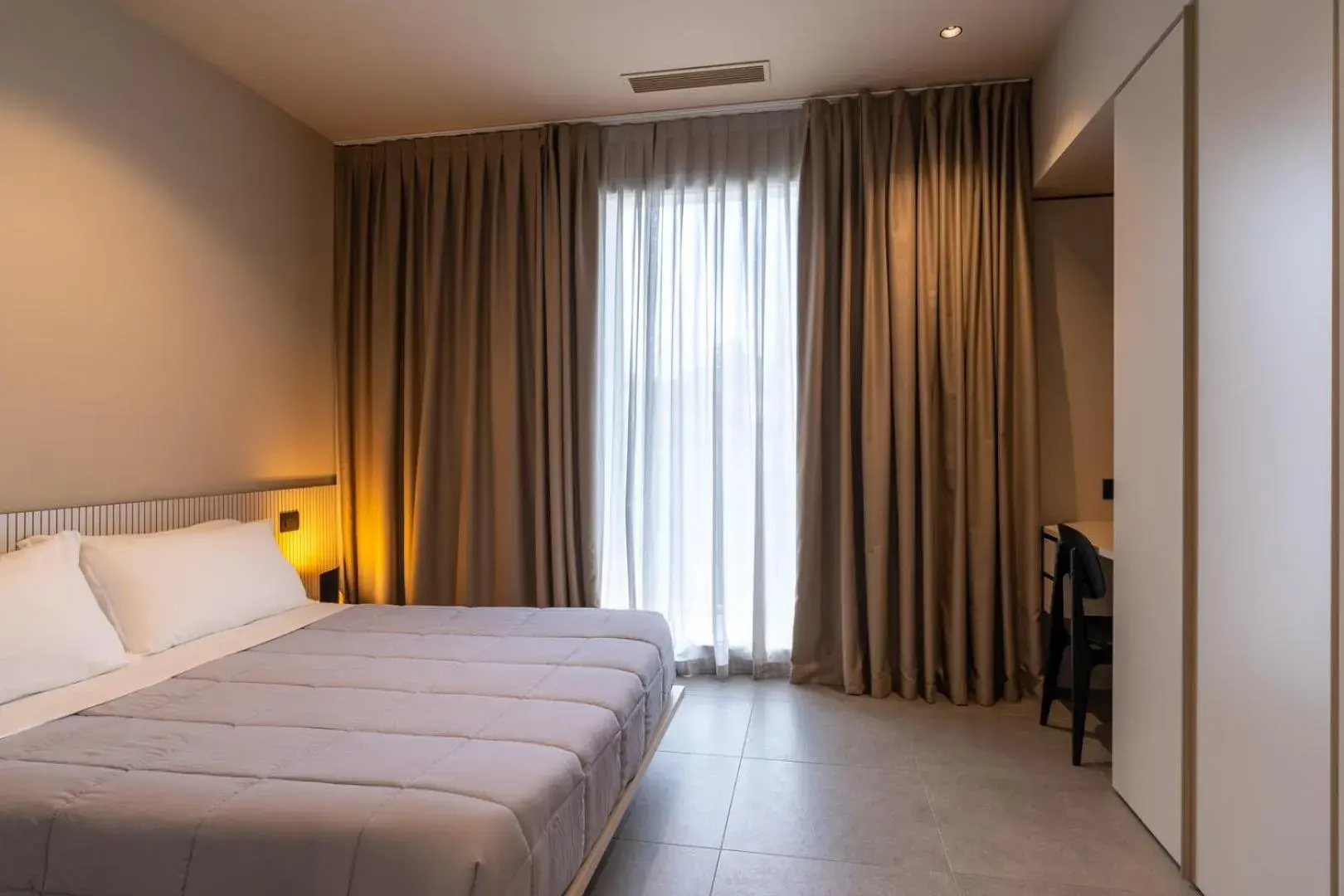 Double Room in Amare Suite & Apartments Double Room in Amare Suite & Apartments