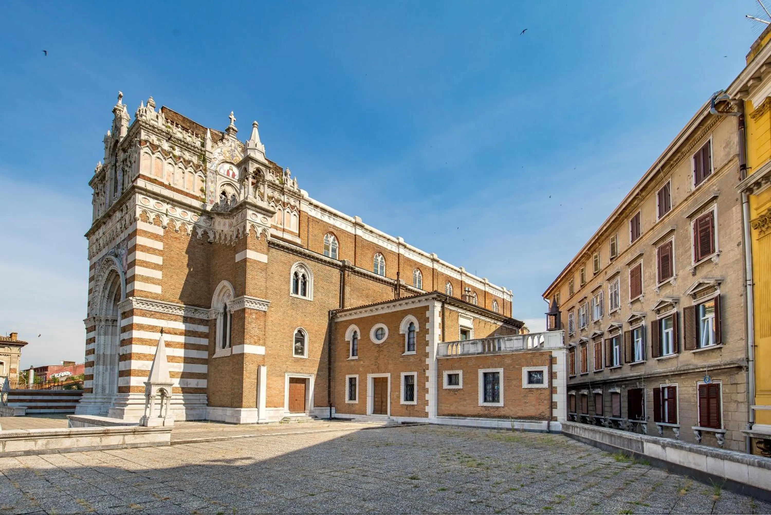 Neighbourhood in Luxury Number 1 Apartments