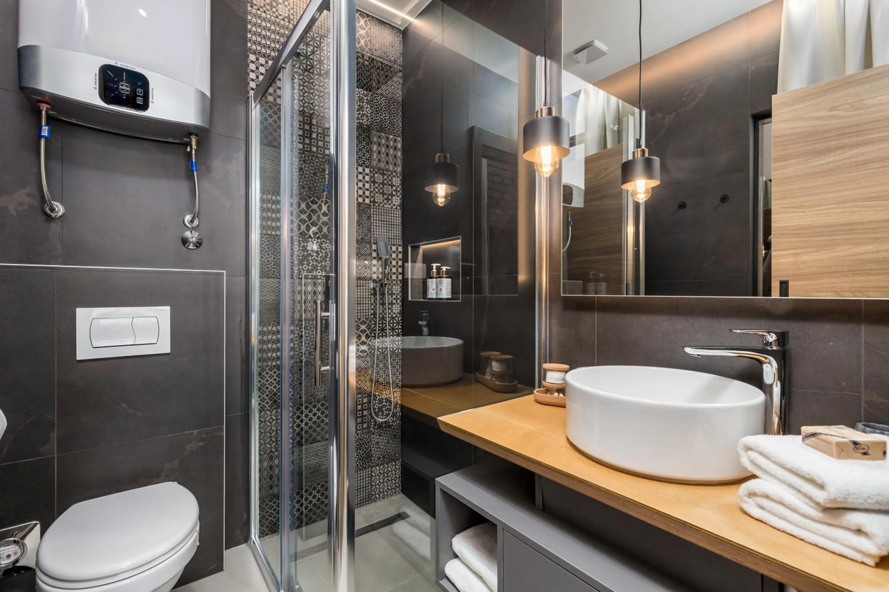 Bathroom in Luxury Number 1 Apartments