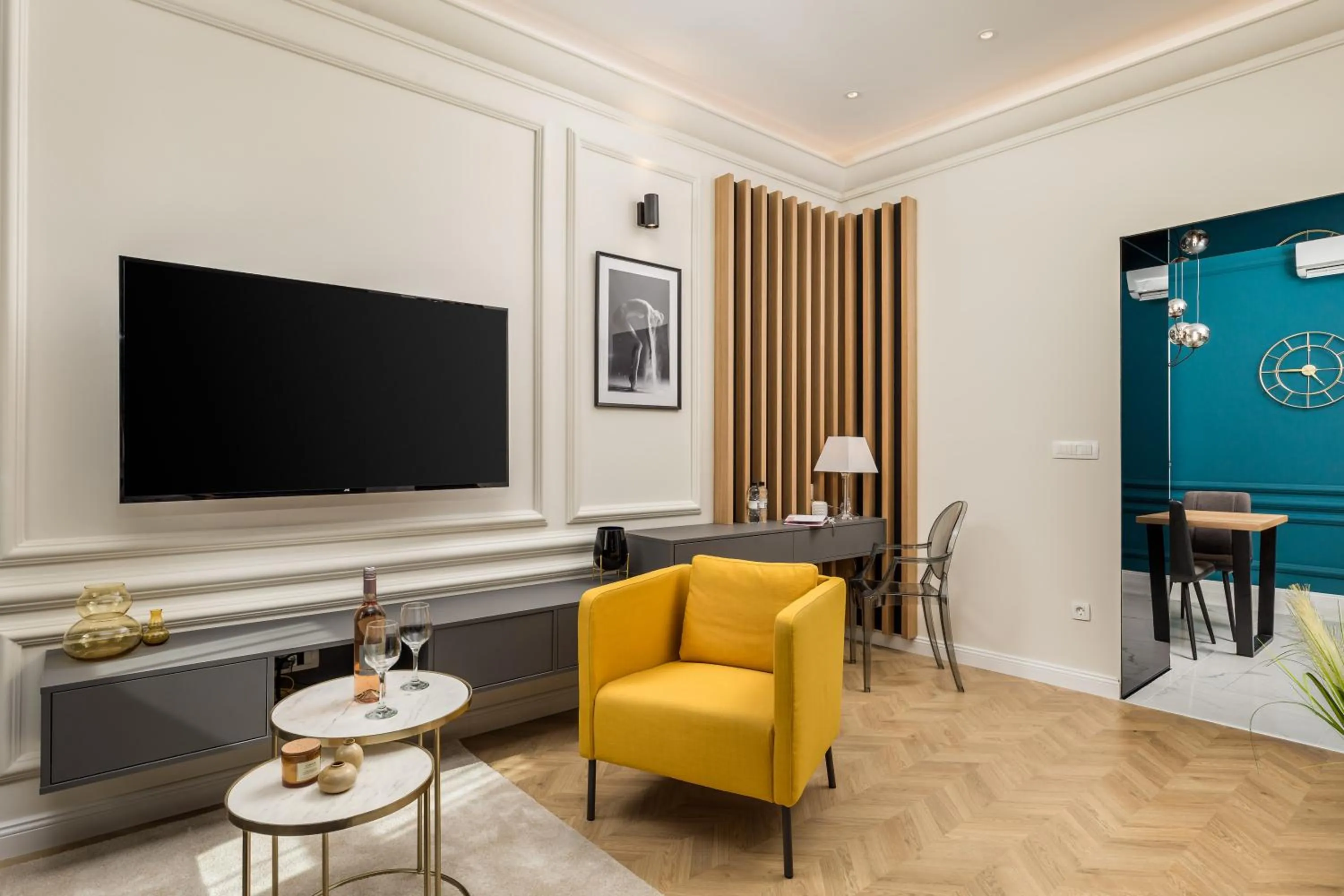 Living room in Luxury Number 1 Apartments