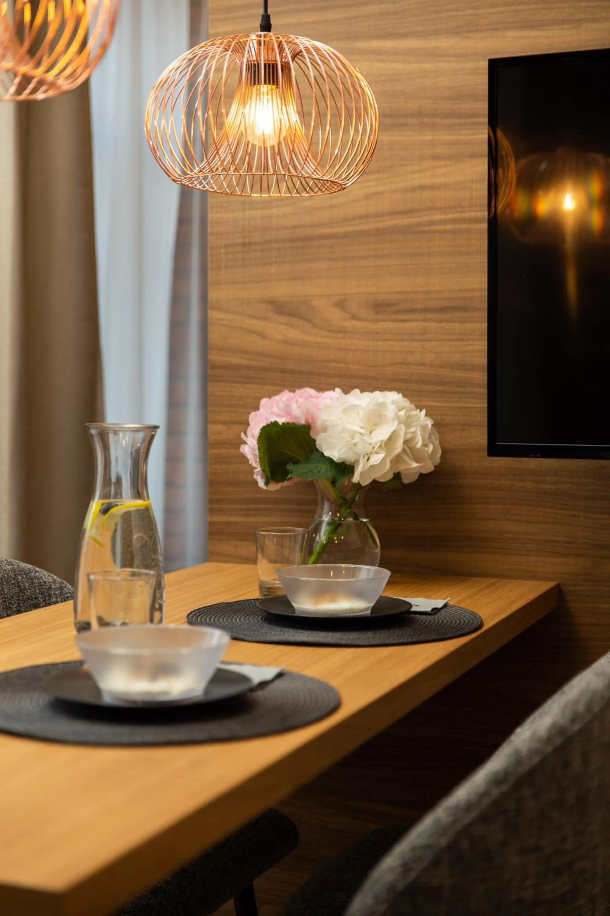 Dining area in Luxury Number 1 Apartments