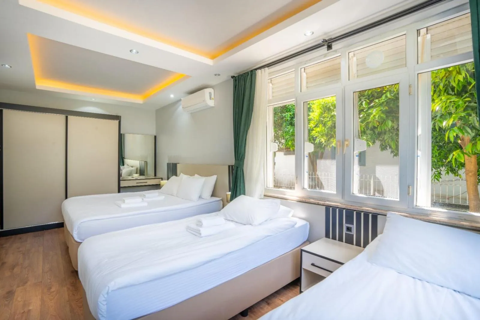 Bed in premium park apart otel