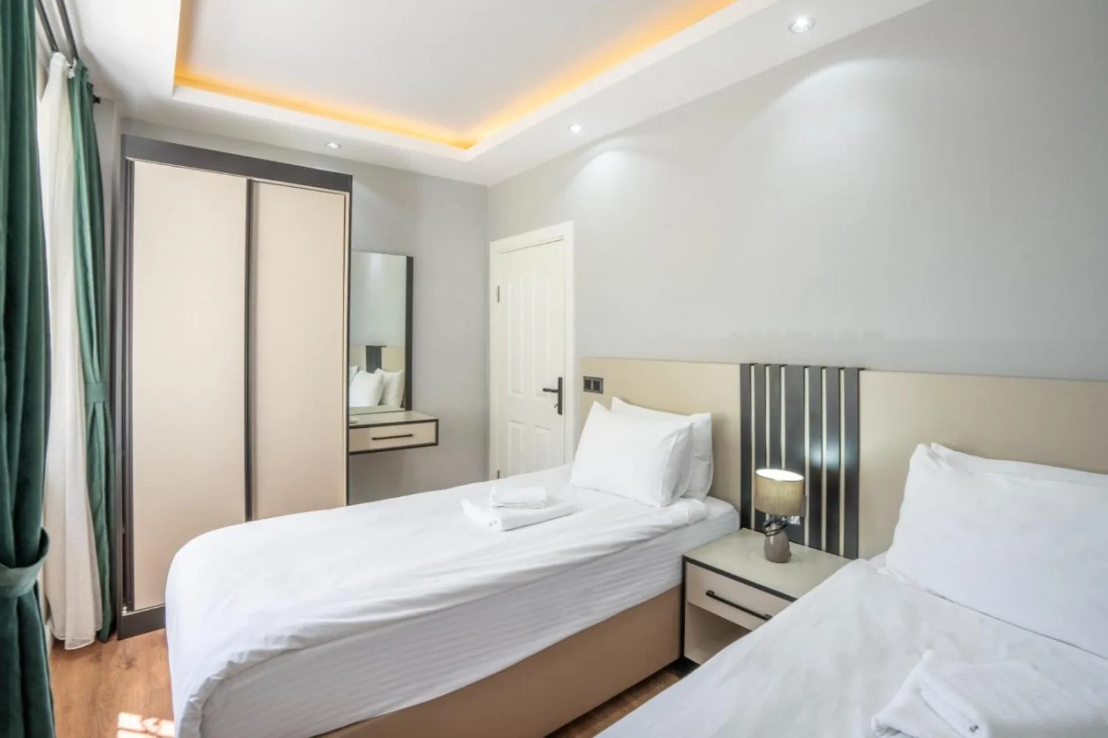 Bed in premium park apart otel