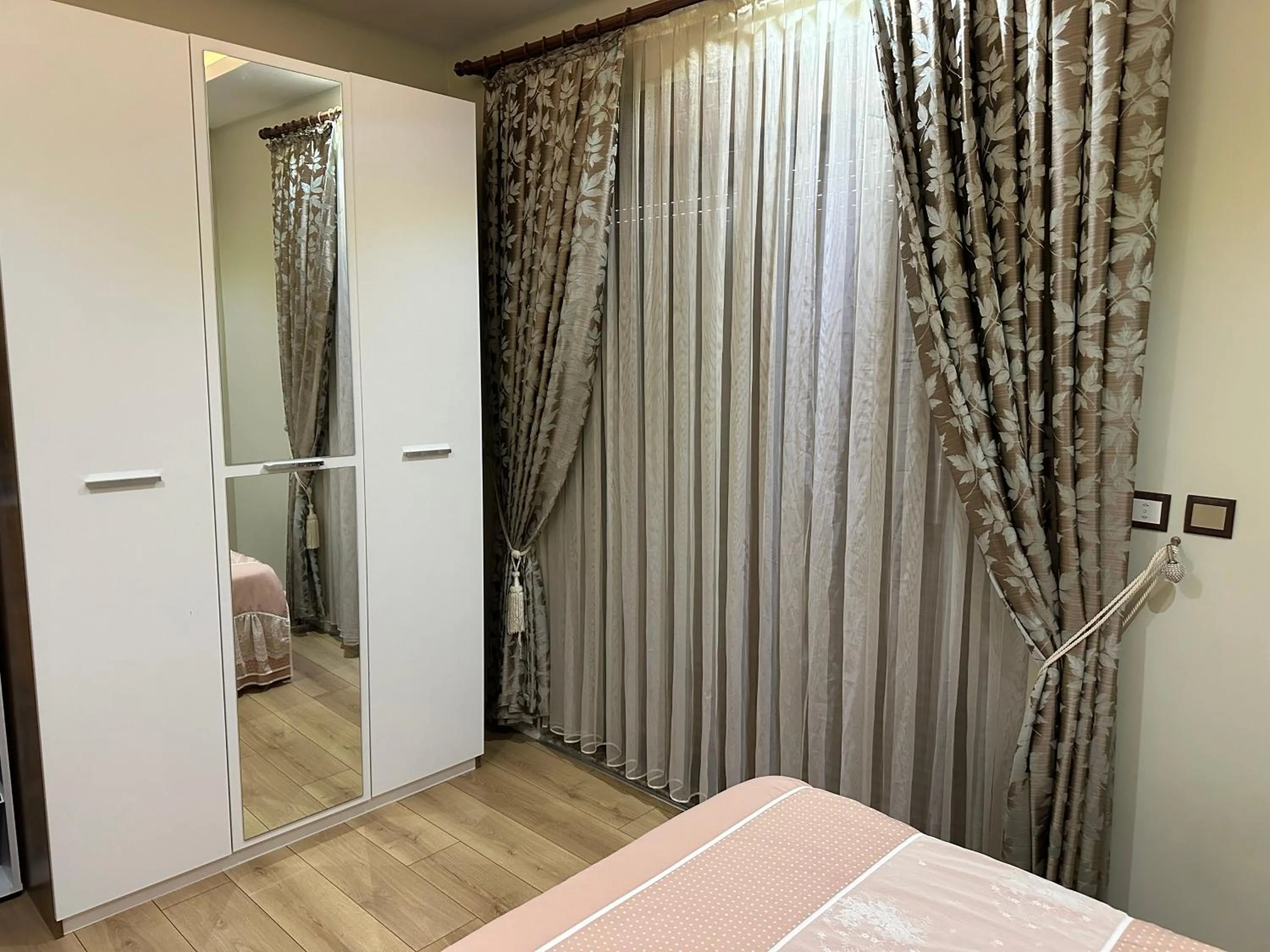 Bed in premium park apart otel