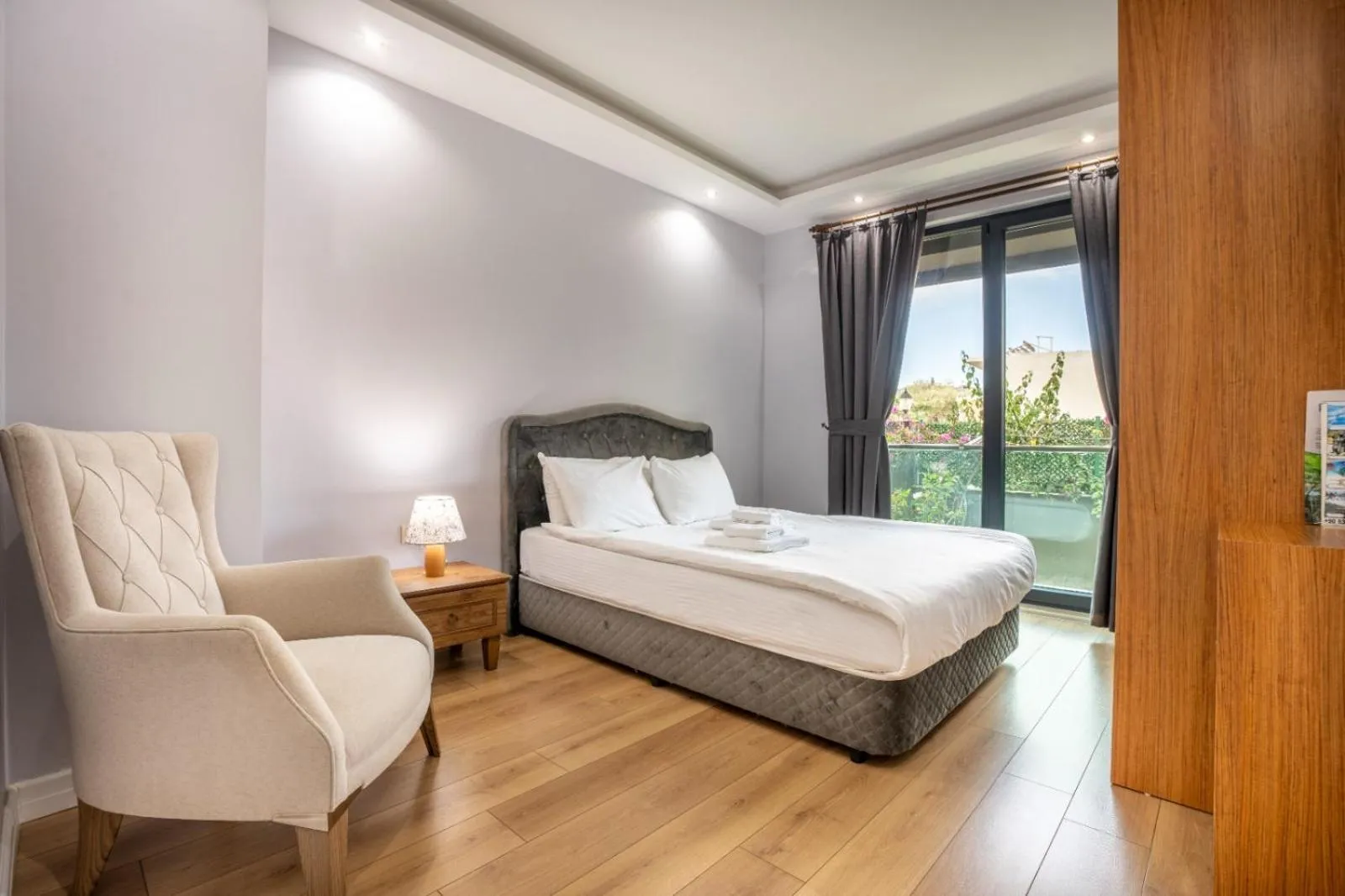 Bed in premium park apart otel