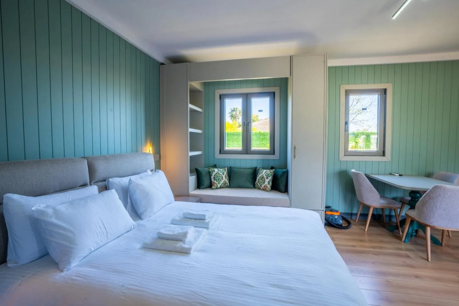 Bed in premium park apart otel